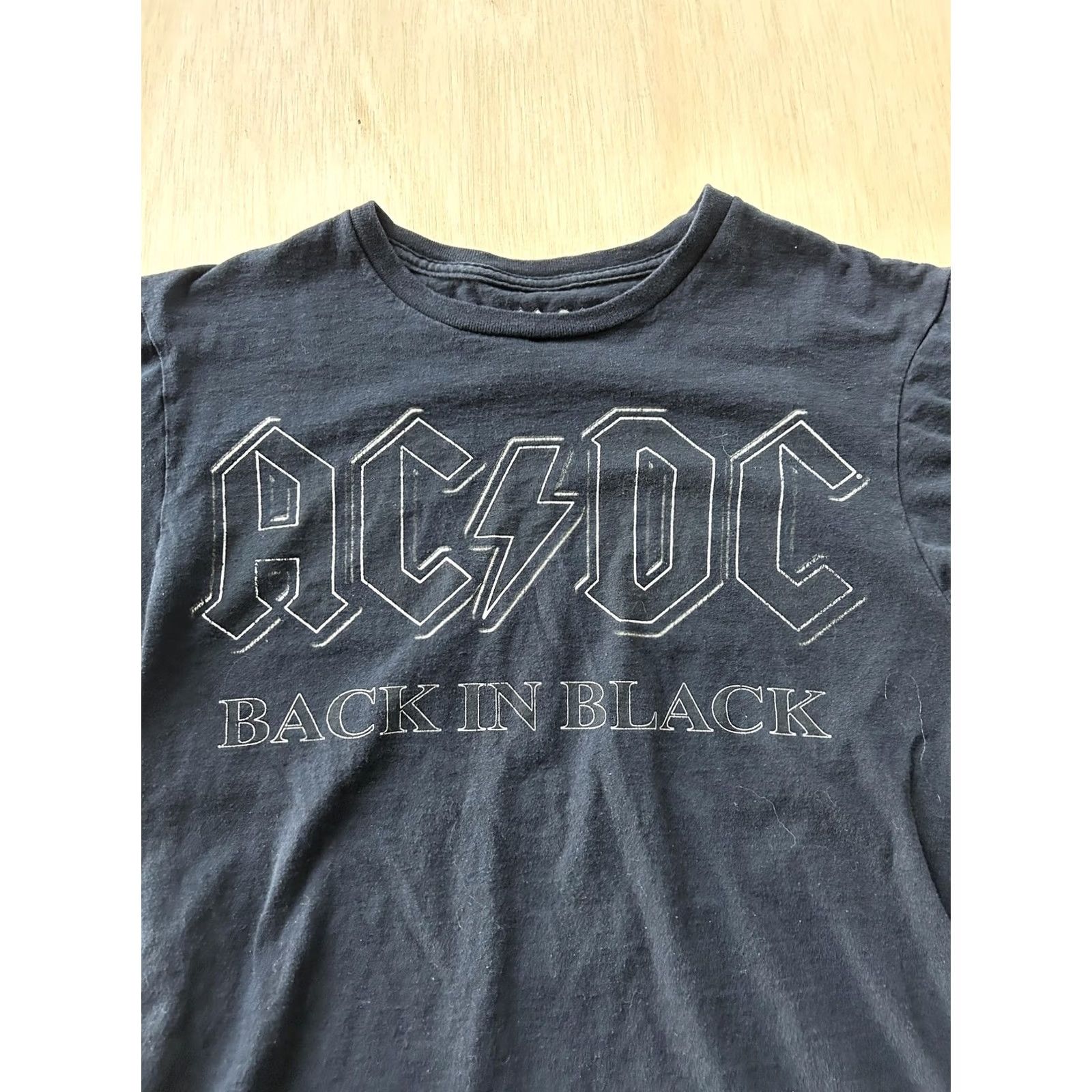 Vintage AC/DC Back In Black Shirt Mens Small Black Band Graphic Tee T-Shirt Rock Music Size US S / EU 44-46 / 1 - 2 Thumbnail