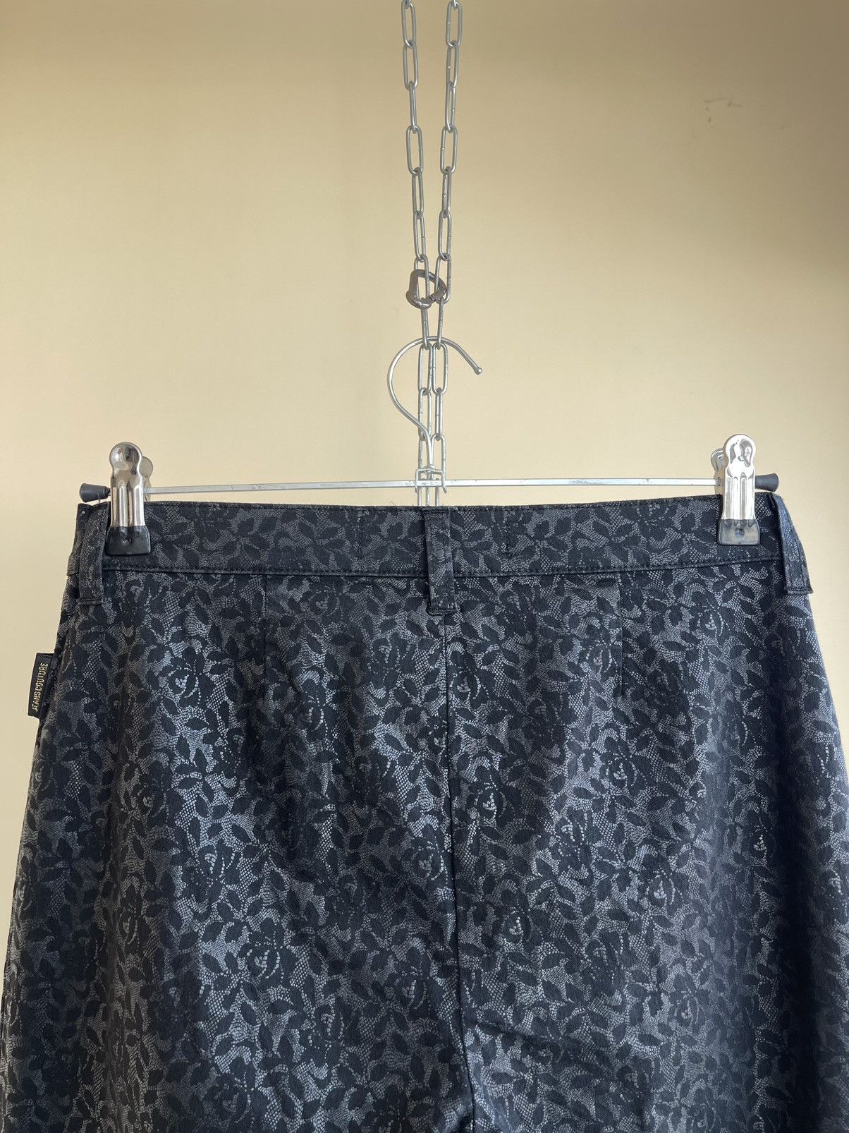 Versace Jeans Couture Versace Jeans Couture Floral Print Capri Pants Vintage 2000s Size 28" / US 6 / IT 42 - 8 Thumbnail