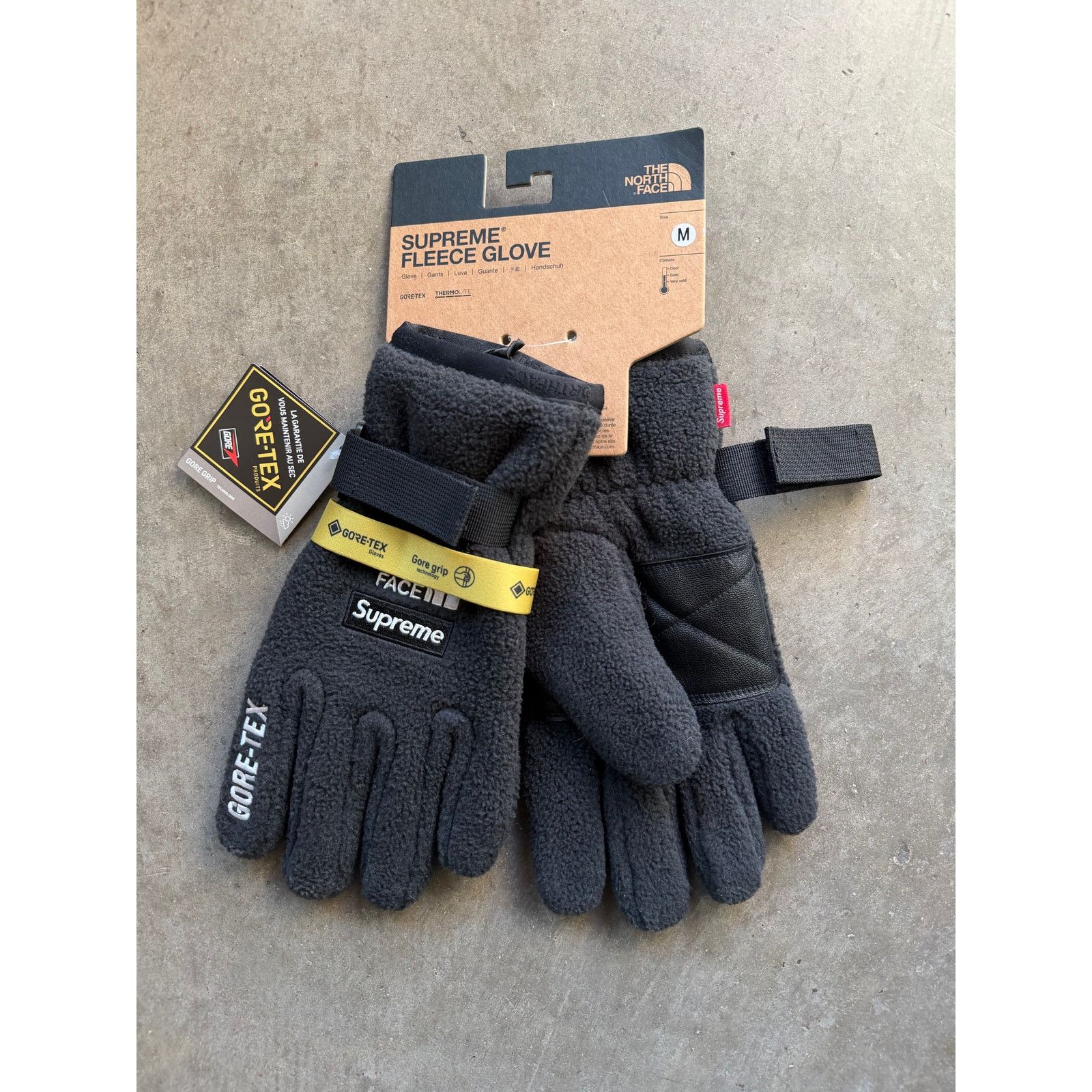 Spyder × Supreme Supreme x Spyder Gloves 'Black' | Grailed