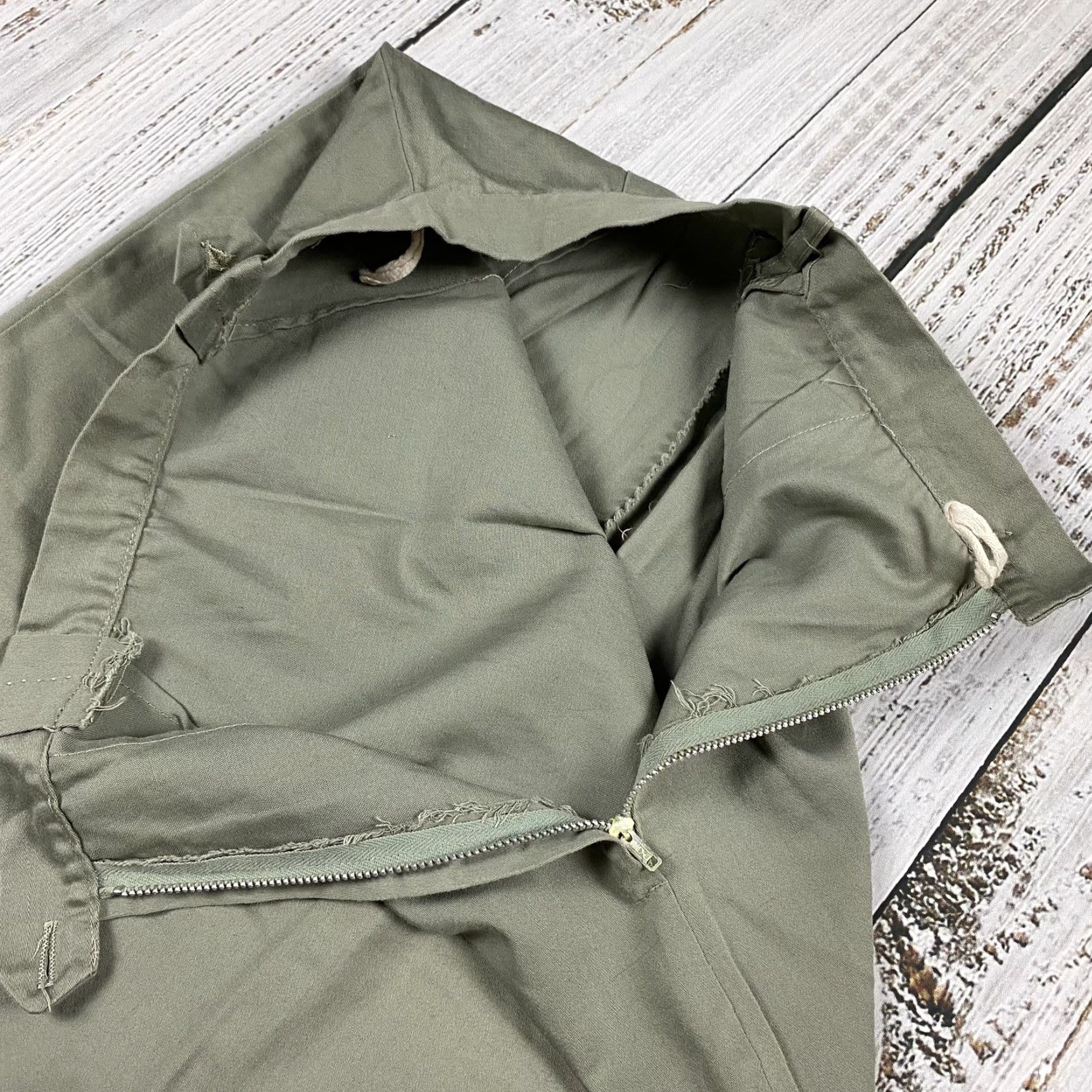 Vintage Vintage 1960s Century of Boston Green Cotton Pencil Skirt Women's 28" Casual Landgirl Style Size 28" / US 6 / IT 42 - 4 Thumbnail