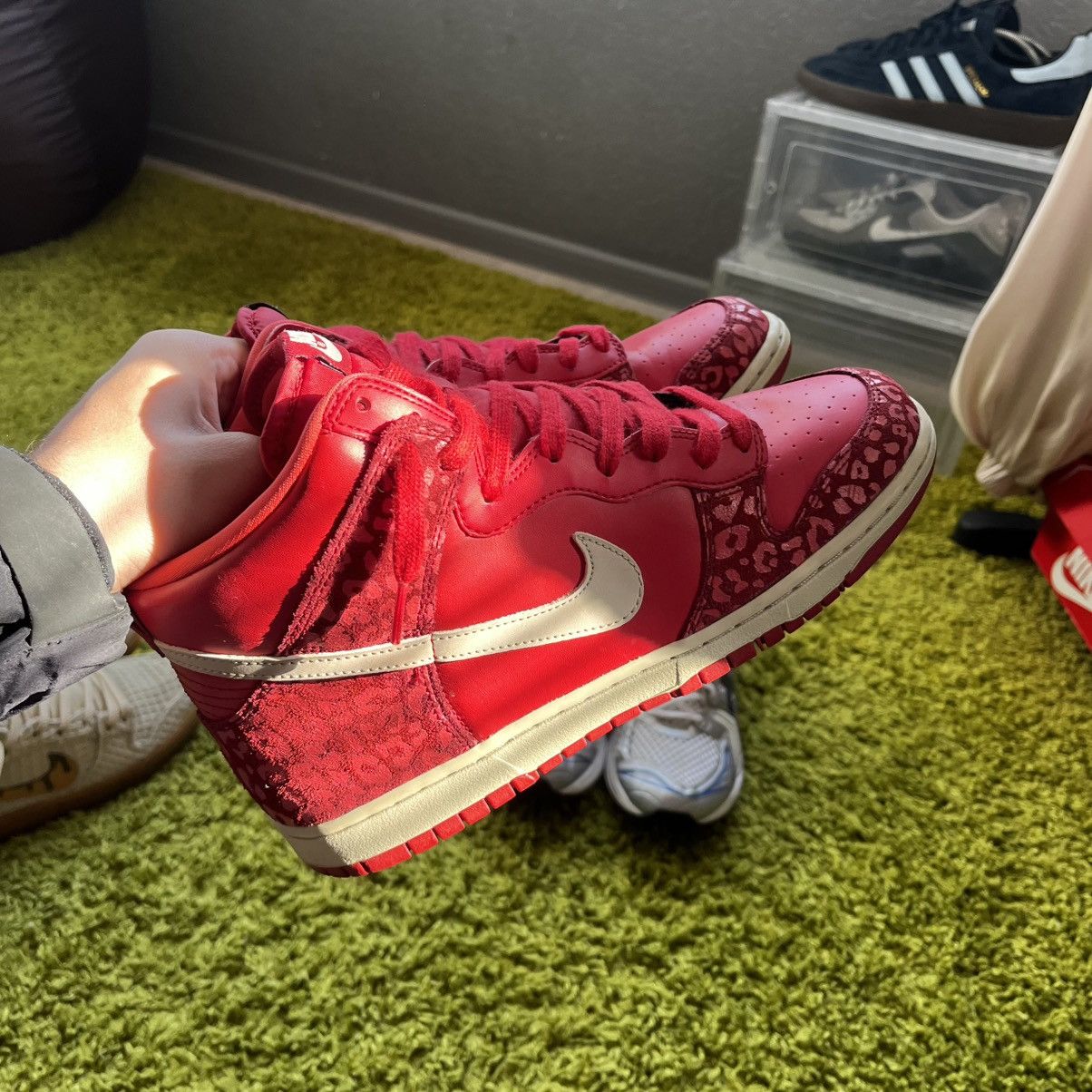 Nike Nike Dunk Red Leopard Vintage 2011 Size US 9 / EU 42 - 8 Thumbnail