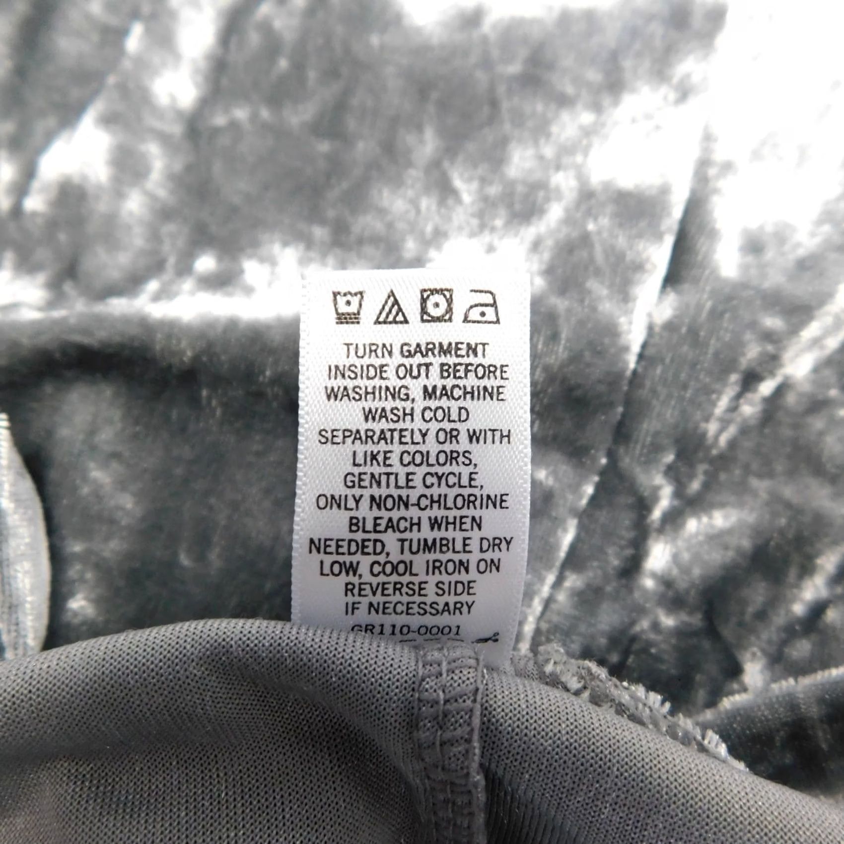 Velvet VINTAGE Short Sleeve Round Neck Crushed Velvet Tunic Dress Gray/Silver, Medium Size 32" / US 10 / IT 46 - 5 Thumbnail