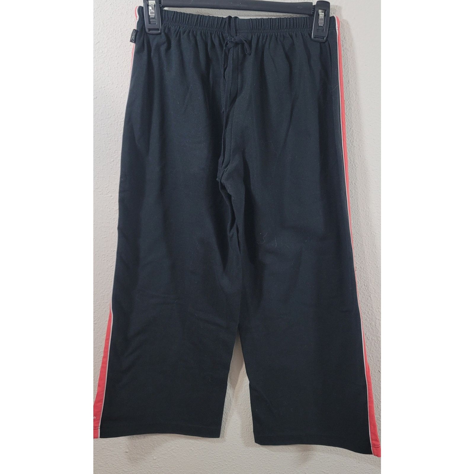 Reebok Reebok Black Coral Side Stripe Cropped Athletic Pants Medium Size 26" / US 2 / IT 38 - 1 Thumbnail