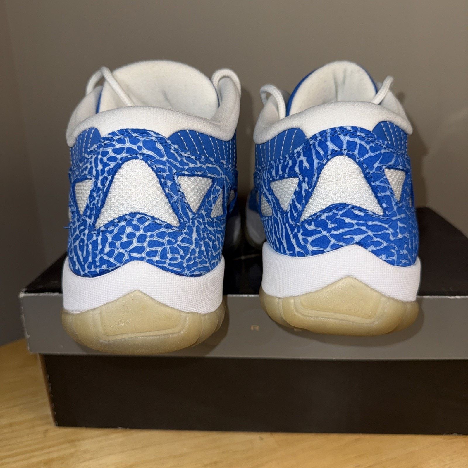 Jordan Brand NIKE AIR JORDAN XI 11 RETRO LOW IE ARGON BLUE 306008-471 14 Size US 14 / EU 47 - 5 Thumbnail