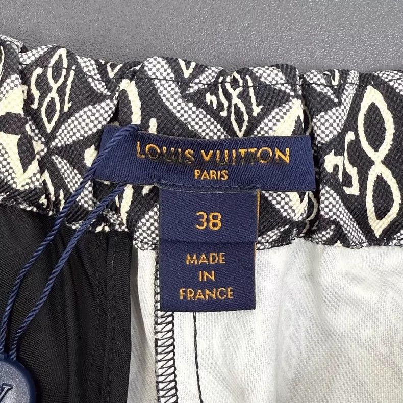 Louis Vuitton Louis Vuitton Black and white presbyopic monogrammed shorts Size 37" - 5 Thumbnail
