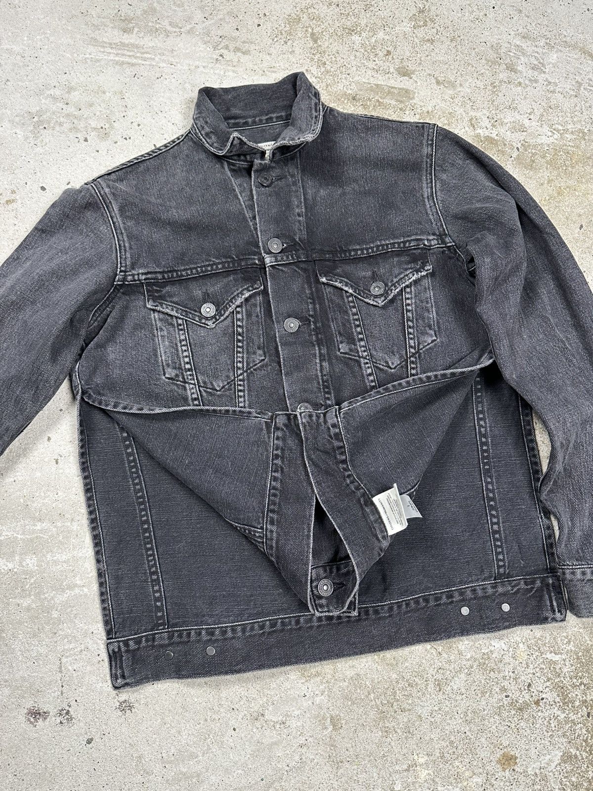 Citizens Of Humanity Citizens of Humanity LA Washed Black Denim Trucker Jacket Size US S / EU 44-46 / 1 - 7 Thumbnail