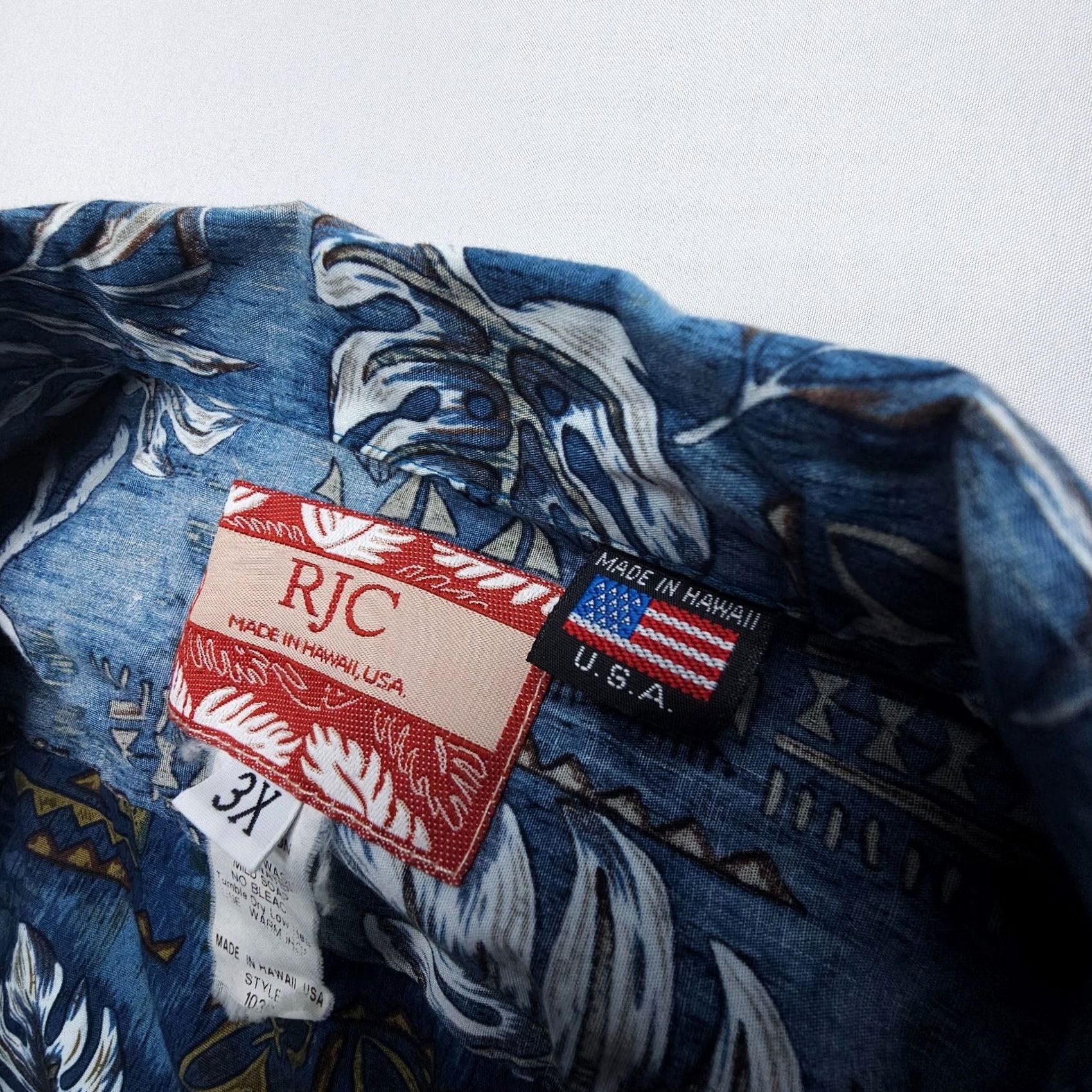 Vintage VINTAGE RJC Hawaiian Shirt Mens 3X Tropical Sea Turtle Print Blue Made USA Travel Size US XXL / EU 58 / 5 - 6 Thumbnail