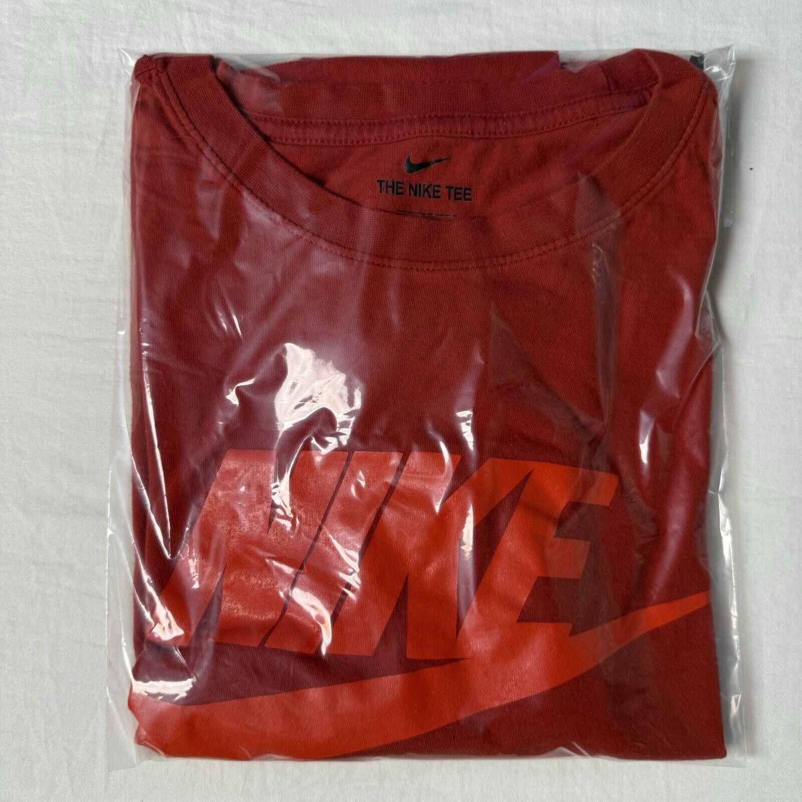 Nike The Nike Tee Logo T-Shirt Short Sleeve Red Men's Sz 2XL Size US XXL / EU 58 / 5 - 5 Thumbnail