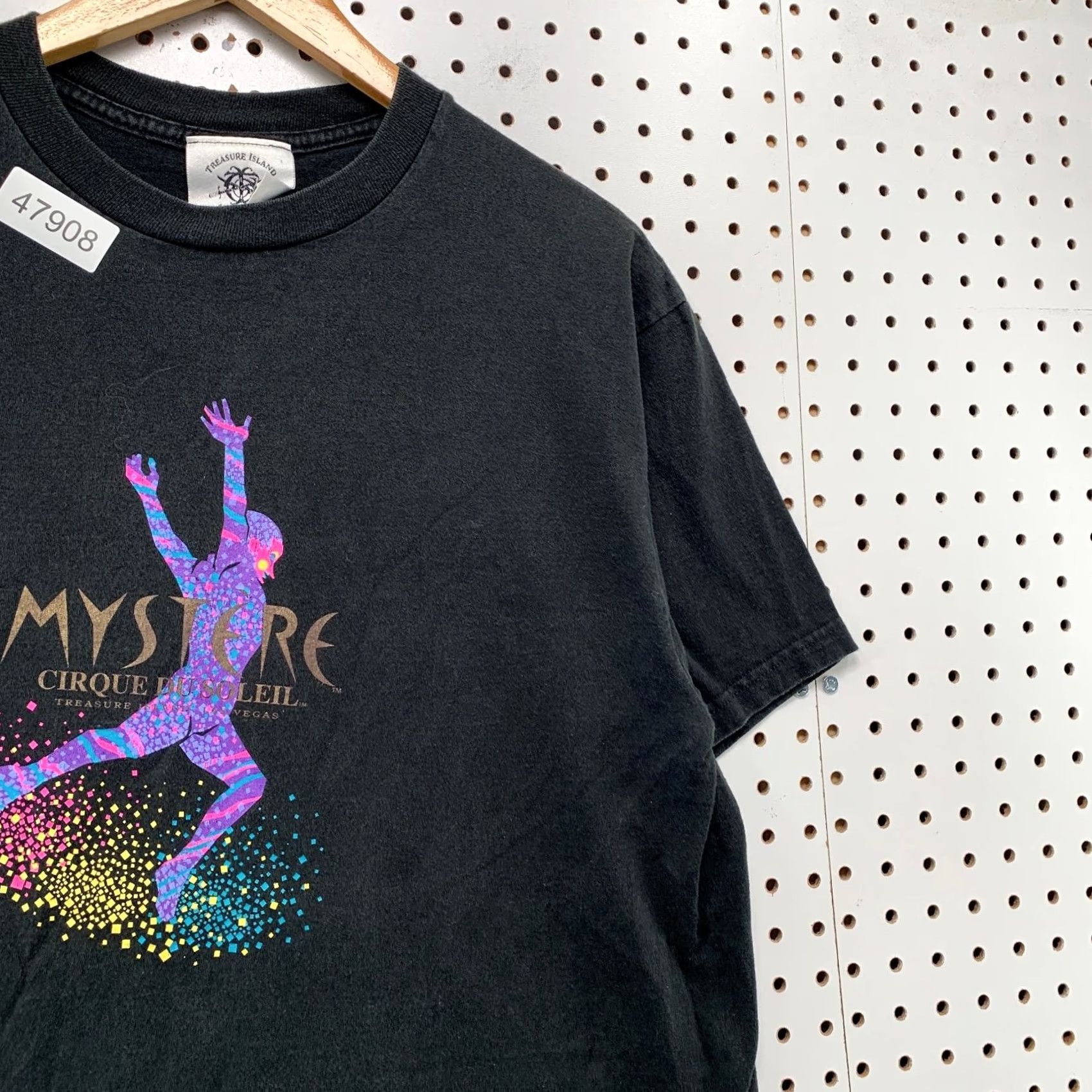 Vintage VINTAGE Treasure Island T Shirt Mens Large Black Mystere Cirque Du Soleil USA Size US L / EU 52-54 / 3 - 7 Thumbnail