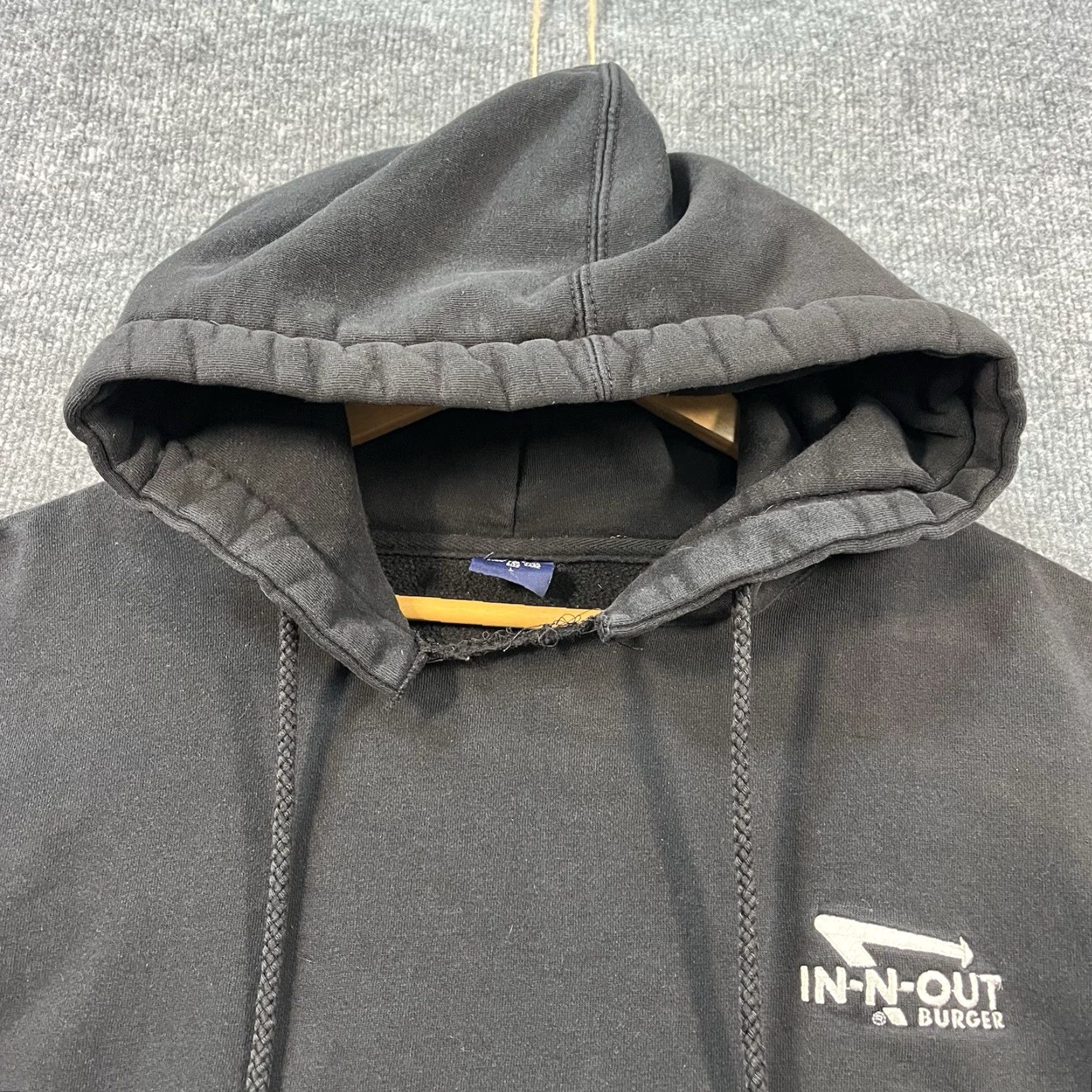 Vintage VINTAGE In-N-Out Burger Hoodie Mens L Black Embroidered Pullover Sweatshirt Size US L / EU 52-54 / 3 - 4 Thumbnail