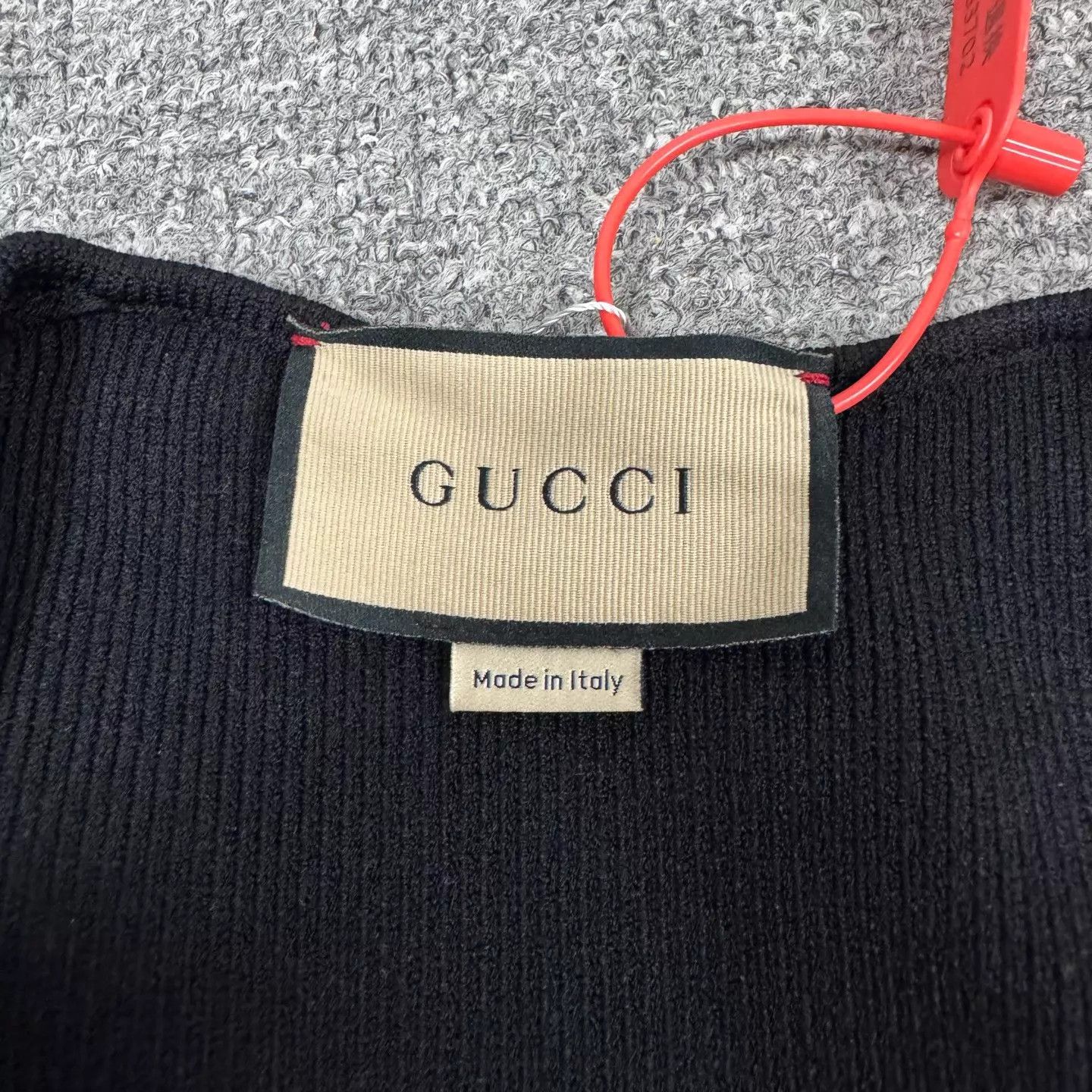 Gucci Gucci Black Ribbed Knit Heart Neck Long Sleeve Top XXS Size XXS / US 00 / IT 34 - 5 Thumbnail