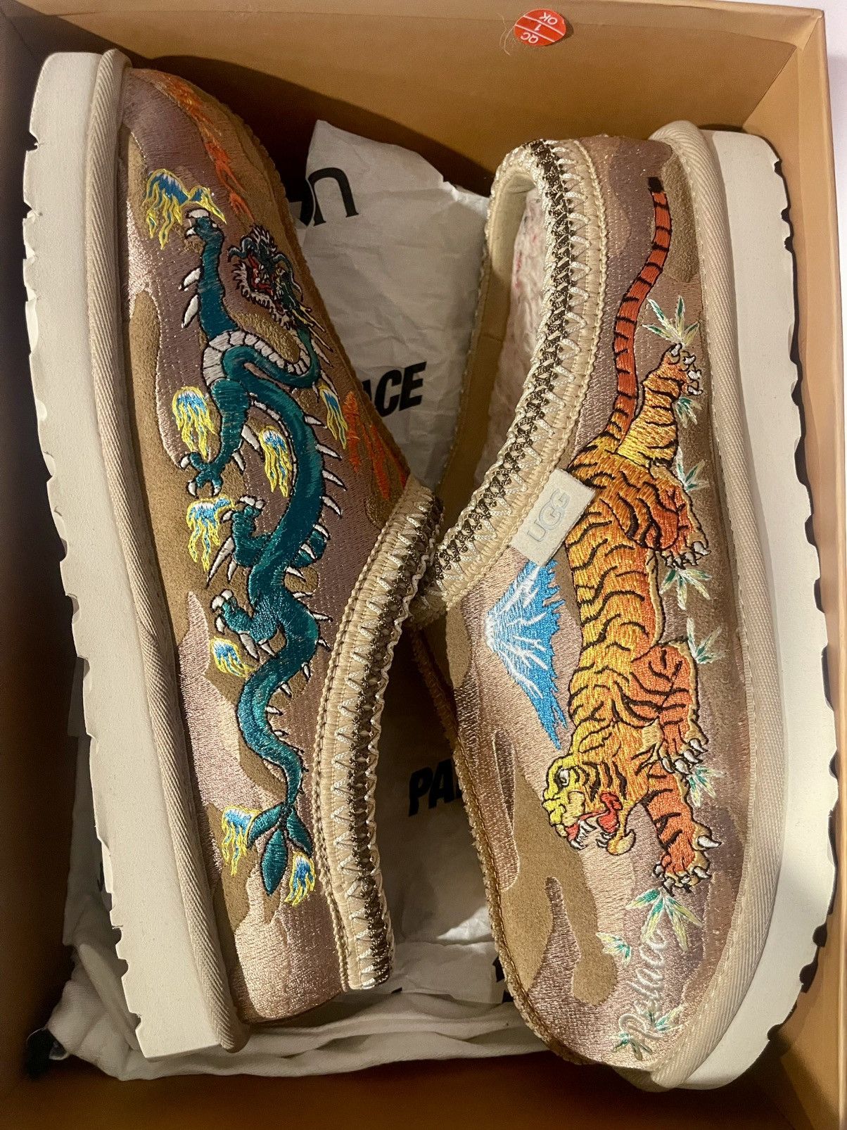 Palace × Ugg Palace x UGG Tasman Slipper Chestnut Camo Size US 10 / EU 43 - 7 Thumbnail