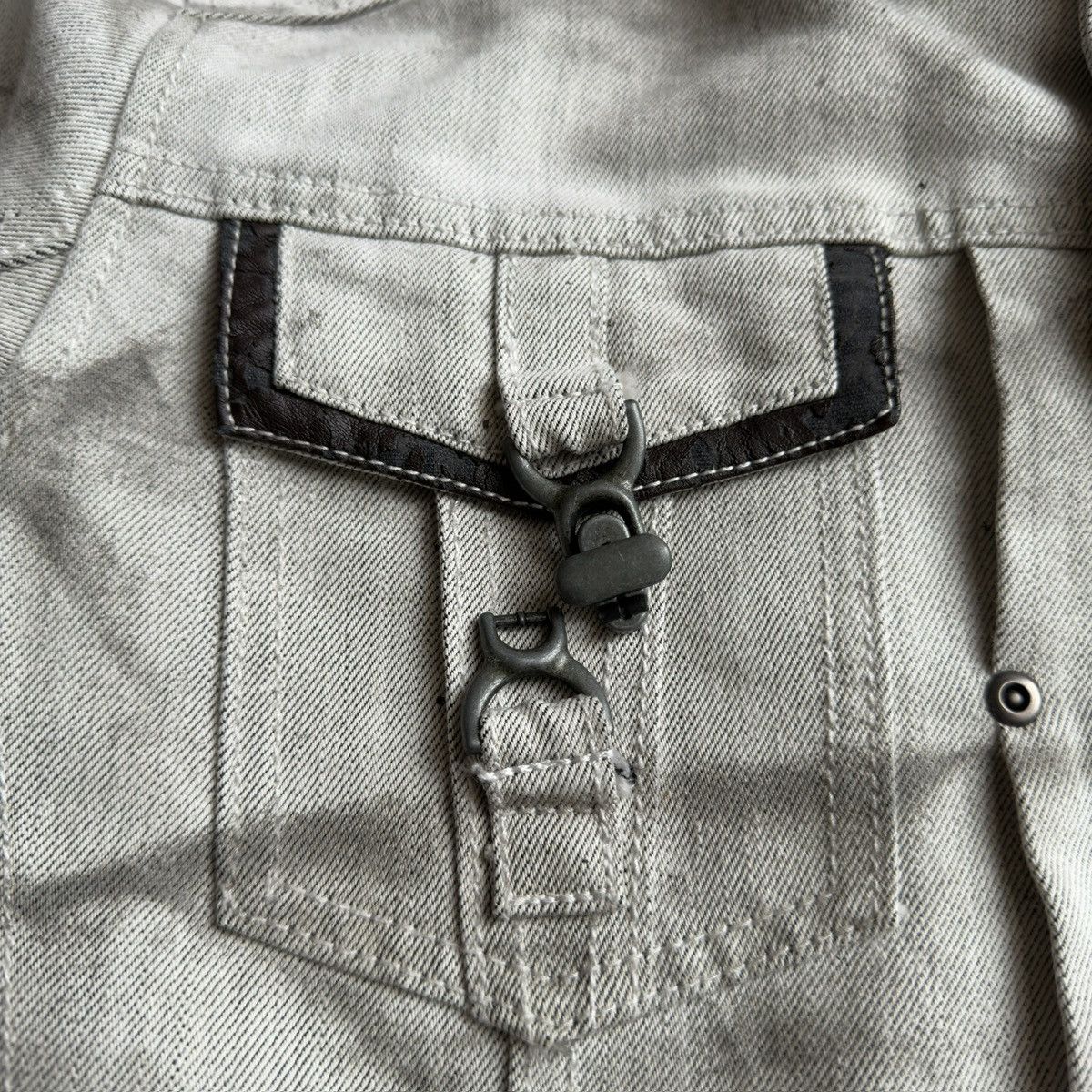 In The Attic 2000s Hybrid Layer Hooded Marble Wash Denim Trucker Jacket Size US M / EU 48-50 / 2 - 6 Thumbnail