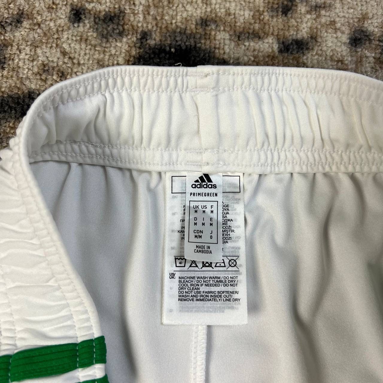 Adidas Adidas Celtics Vintage Soccer Jersey Shorts Sportswear Y2K Size US 32 / EU 48 - 5 Thumbnail