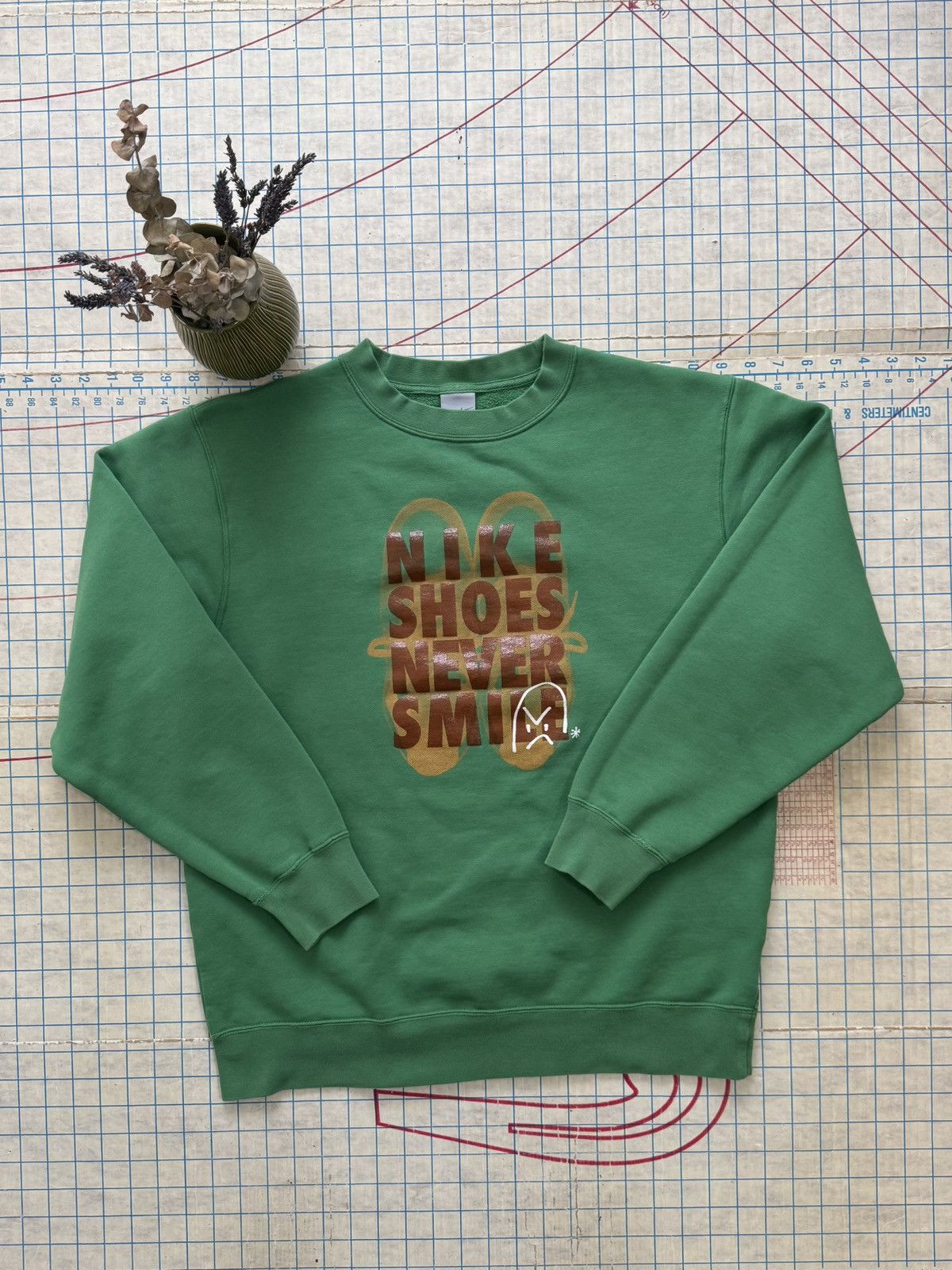 Nike × Vintage Vintage Y2K Nike Shoes Never Smile Crewneck Sweater Green Size US L / EU 52-54 / 3 - 7 Thumbnail