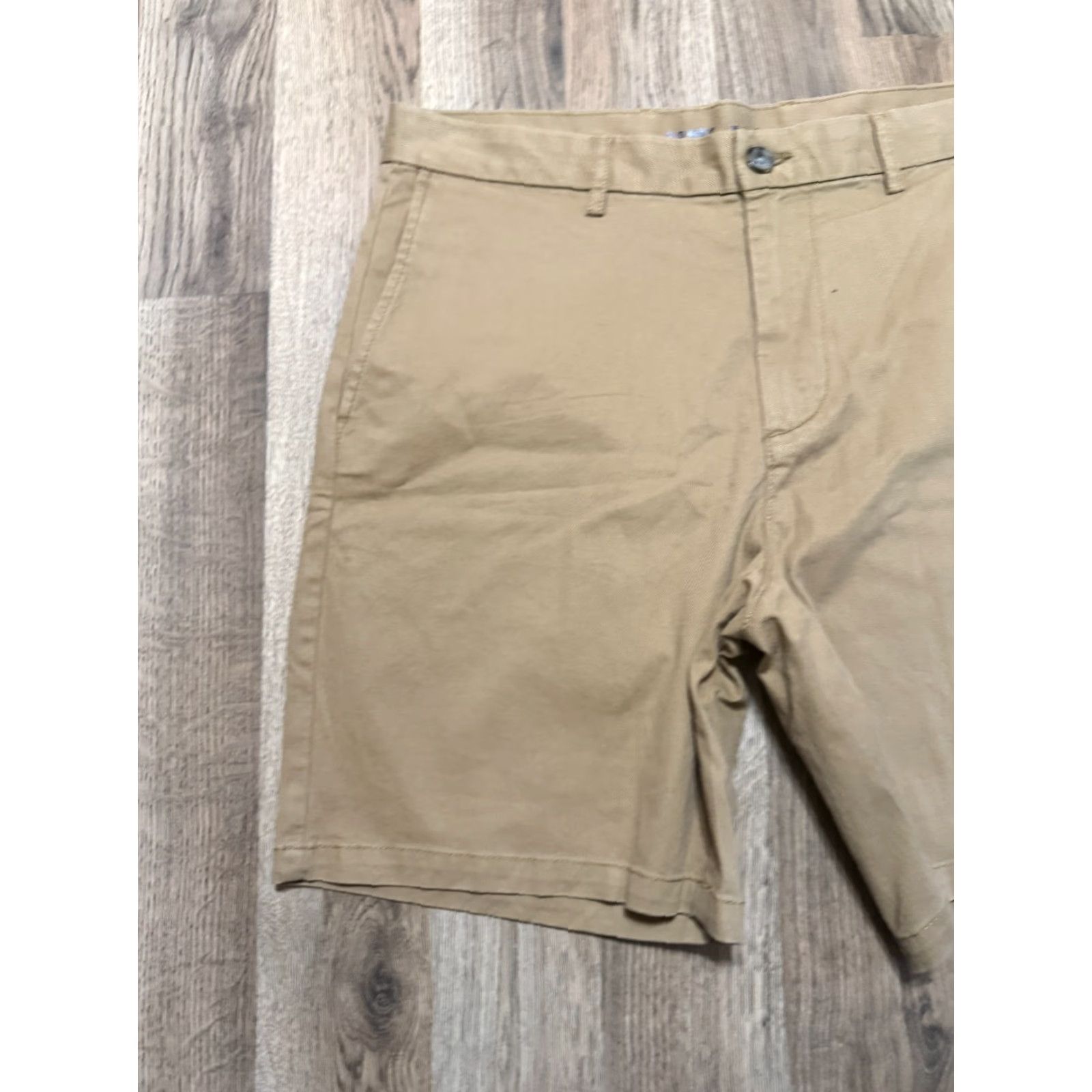 Old Navy Old Navy Shorts Men Cargo Shorts Slim Built in Flex 36 Brown Cotton Front Flat Pockets 8in Inseam Regular Size 36 Casual Everyday Vintage No N/A Size US 36 / EU 52 - 3 Thumbnail