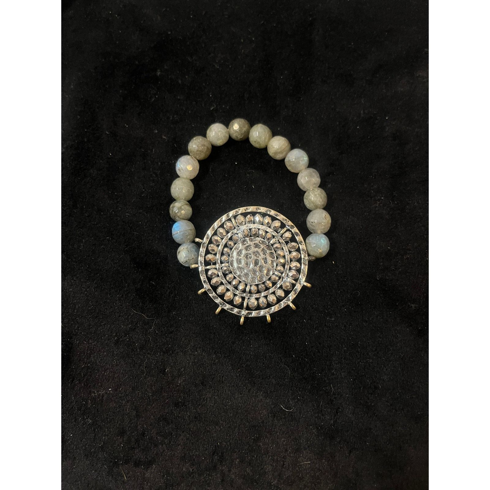 Other Labradorite Gemstone Bracelet Silvertone & Beaded Medallion Size ONE SIZE - 3 Thumbnail
