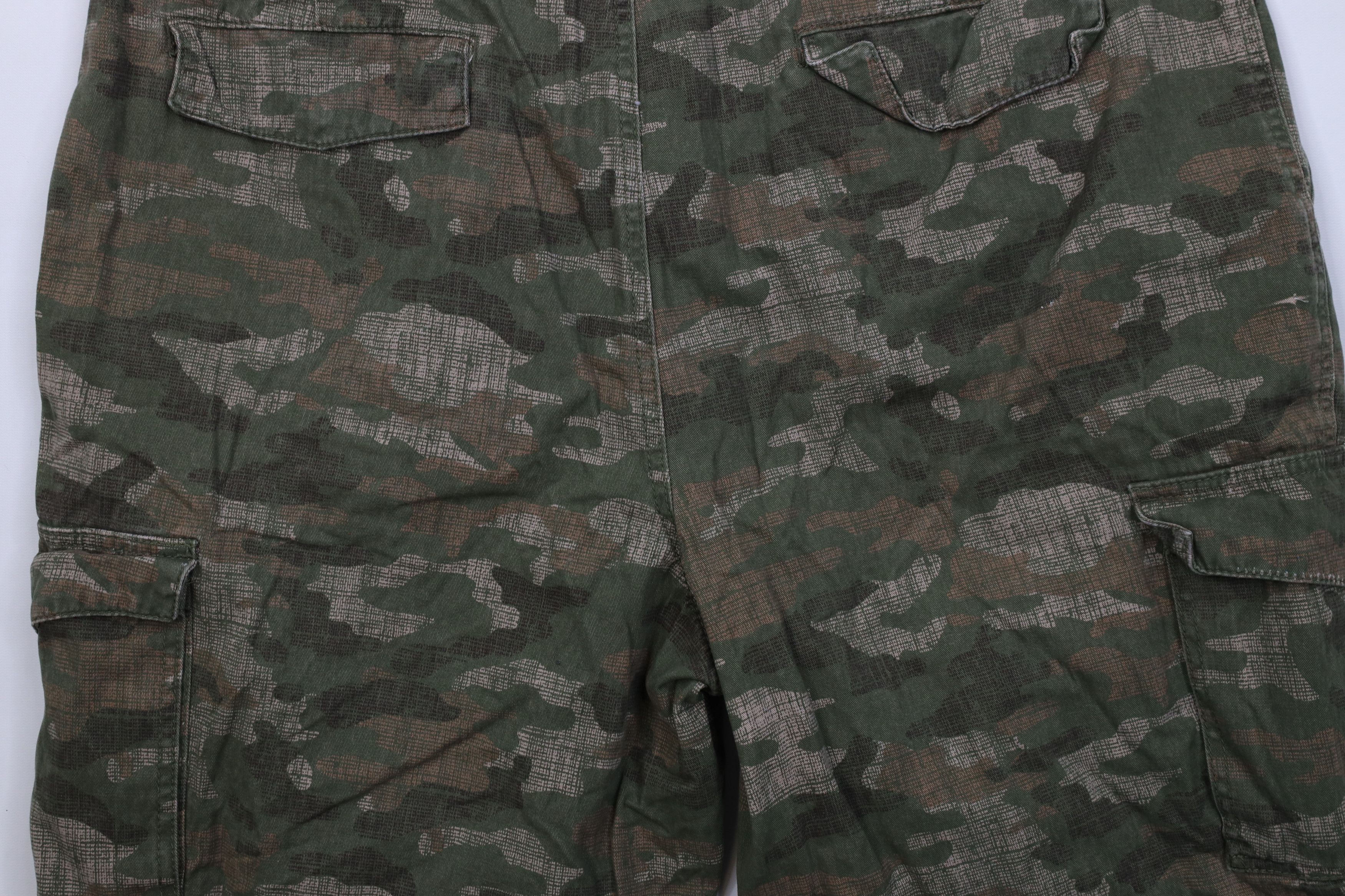 Vintage Vintage Y2K Streetwear Faded Camouflage Cargo Shorts Cotton Size US 40 / EU 56 - 10 Thumbnail