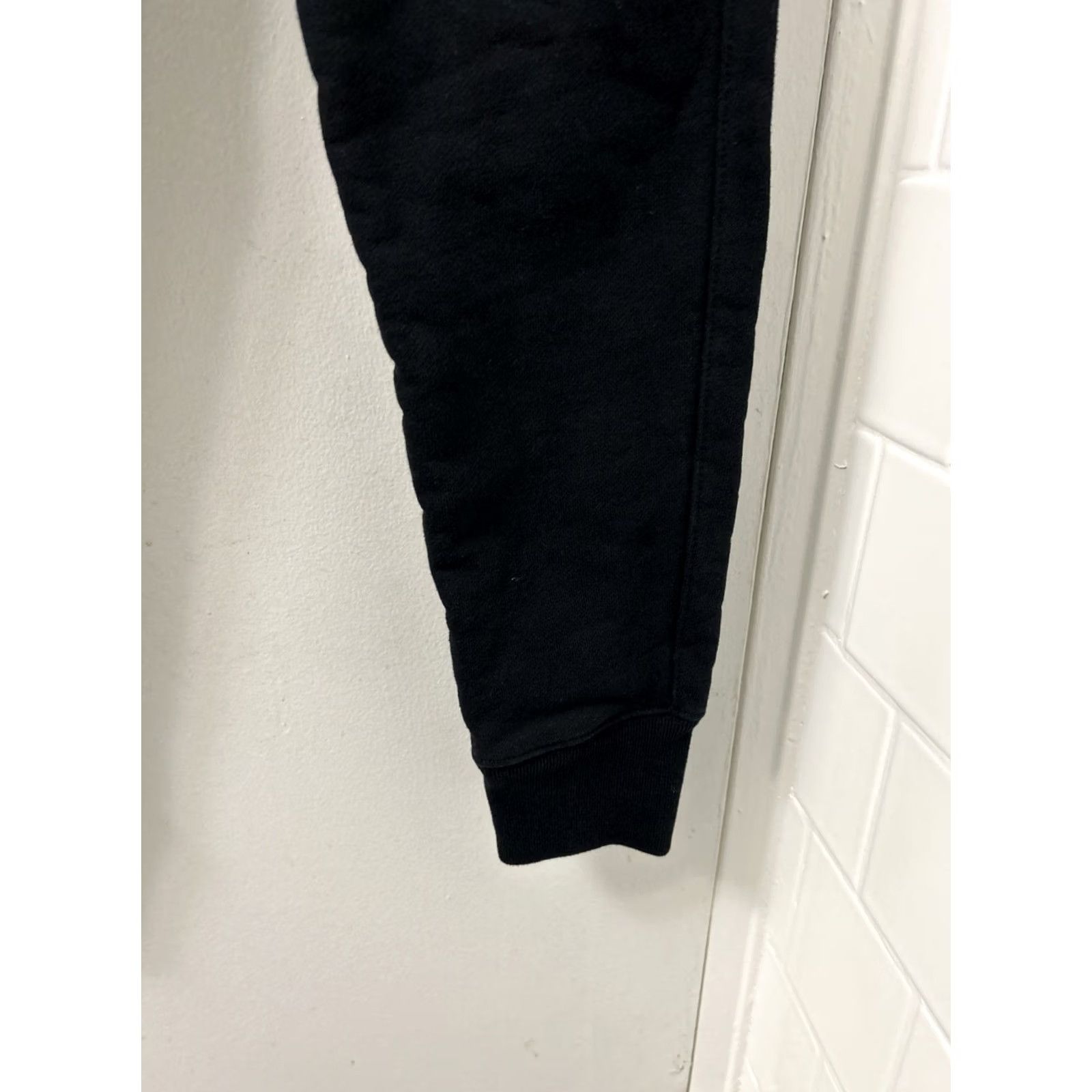 Champion VINTAGE Champion Reverse Weave Jogger Sweatpants Men's S Black Cotton Blend Embroidered Logo Elastic Waist Pockets Tapered Leg Activewear Jogger Style Size US 29 - 5 Thumbnail