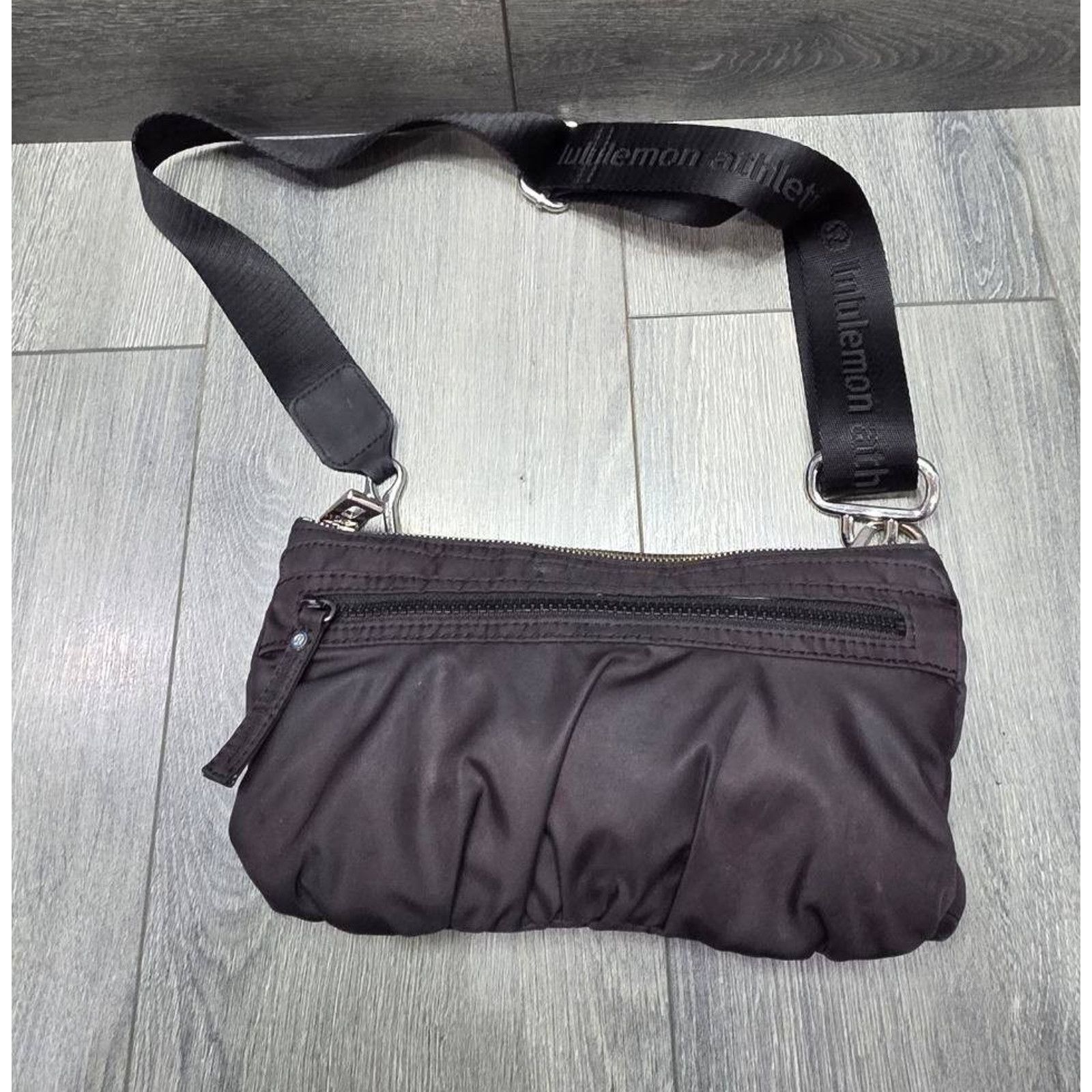 Lululemon Lululemon Waist Bag Sling Black CrossBody Chunky B000635 Size ONE SIZE - 1 Thumbnail