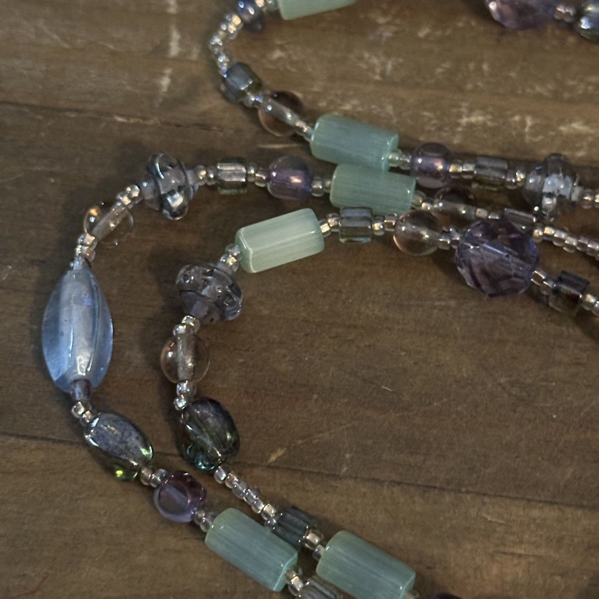 Vintage Vintage long light green and blue glass bead necklace Size ONE SIZE - 5 Thumbnail