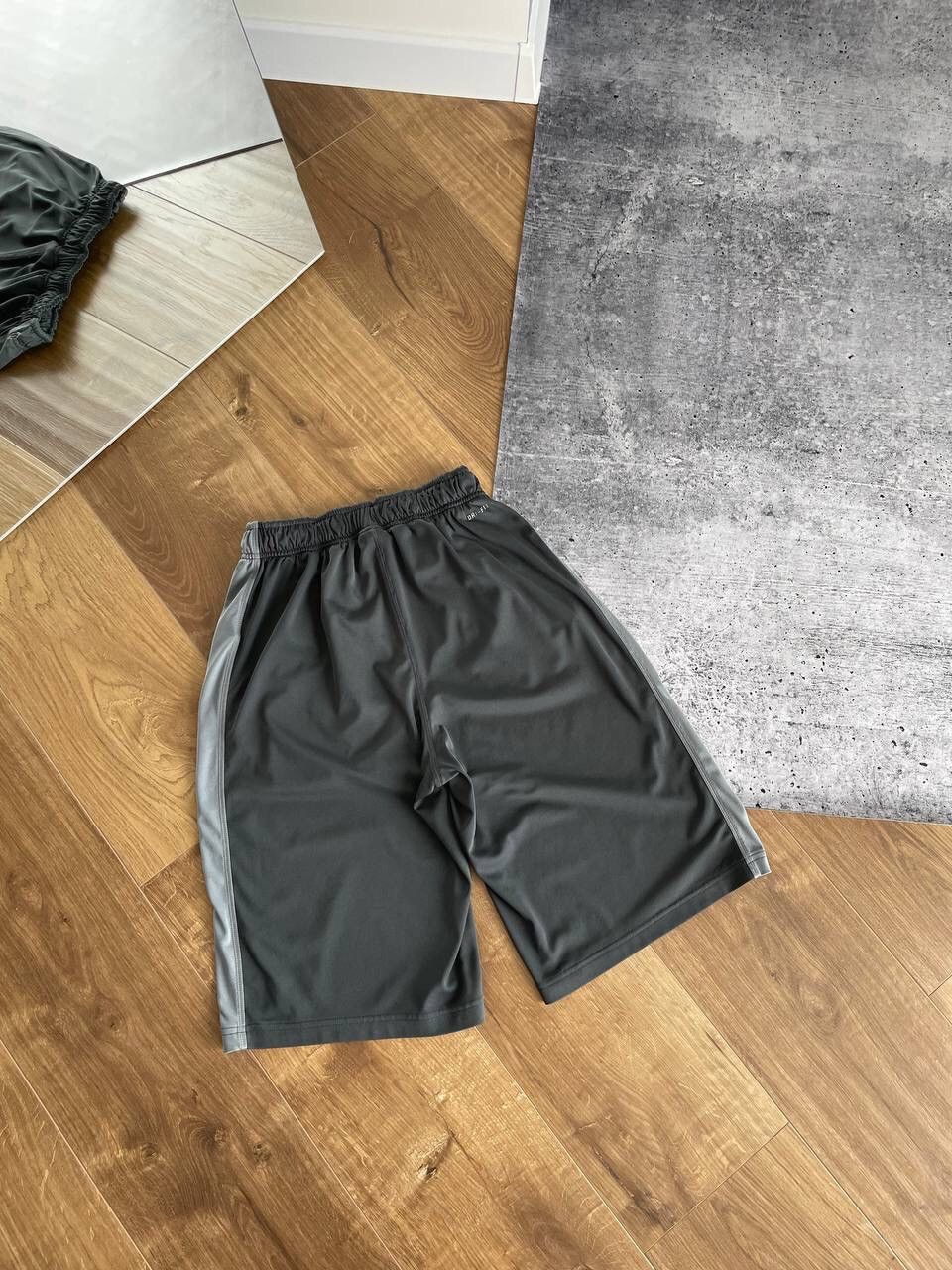 Nike Vintage Nike 90’s Y2K Style Drill Grey Rap Wide Leg Shorts Size US 29 - 10 Thumbnail