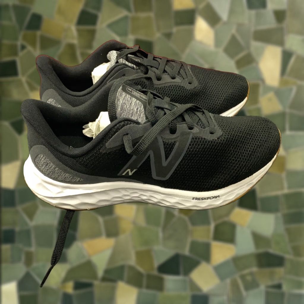 New Balance New Balance Arishi V4 Mens 4E Wide Black Fresh Foam Running Sneakers Size 8 Size US 8 / EU 41 - 1 Thumbnail