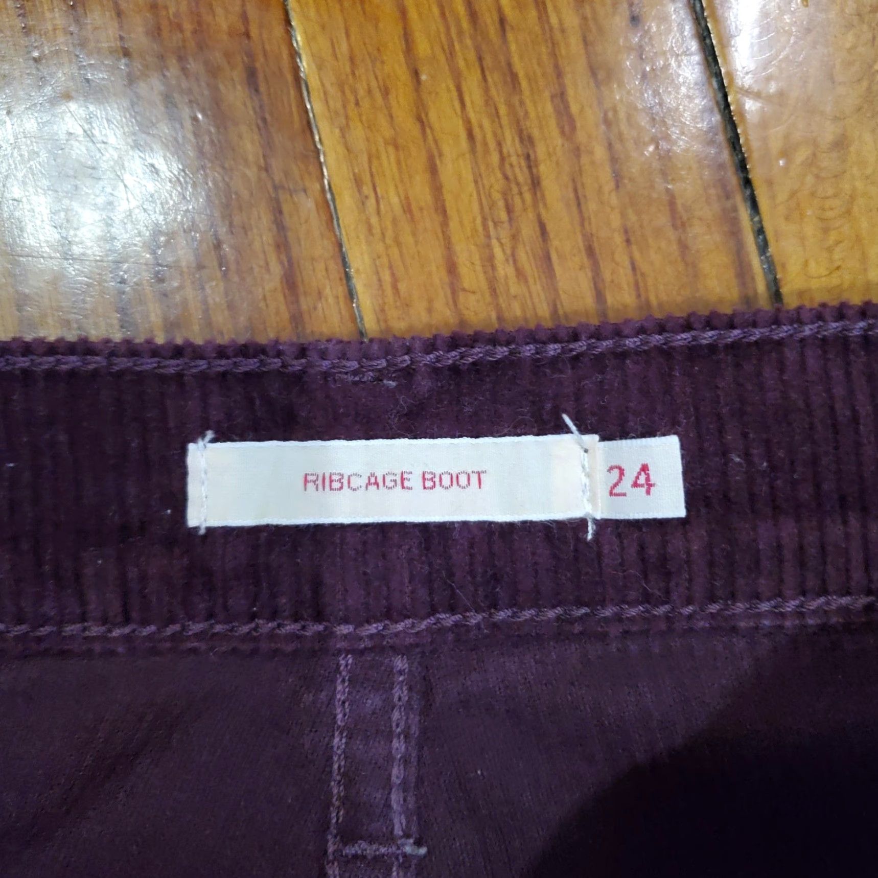 Levi's VINTAGE Levis Premium Ribcage Boot Pants Womens 24 Maroon Corduroy Bootcut High Rise Size 42" / US 20 - 7 Thumbnail