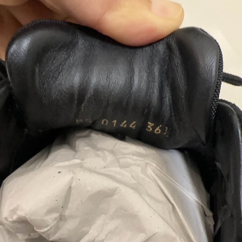 Louis Vuitton Louis Vuitton Black and Gold Low-Top Sneakers - Size US 6.5 / EU 39-40 - 5 Thumbnail
