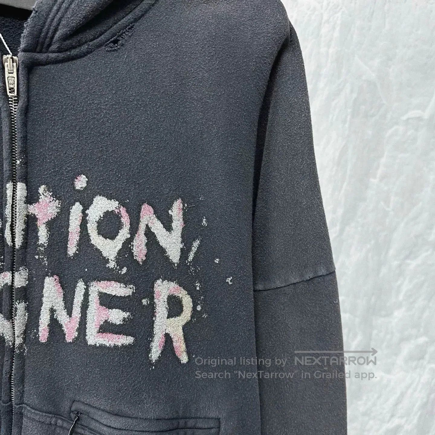 Balenciaga vintage logo hoodie from balenciaga. Size XXS / US 00 / IT 34 - 3 Thumbnail