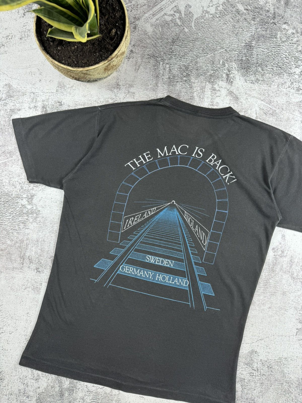 Band Tees Fleetwood Mac Europe 1988 The Mac Is Back Very Rare T Shirt Size US S / EU 44-46 / 1 - 15 Thumbnail