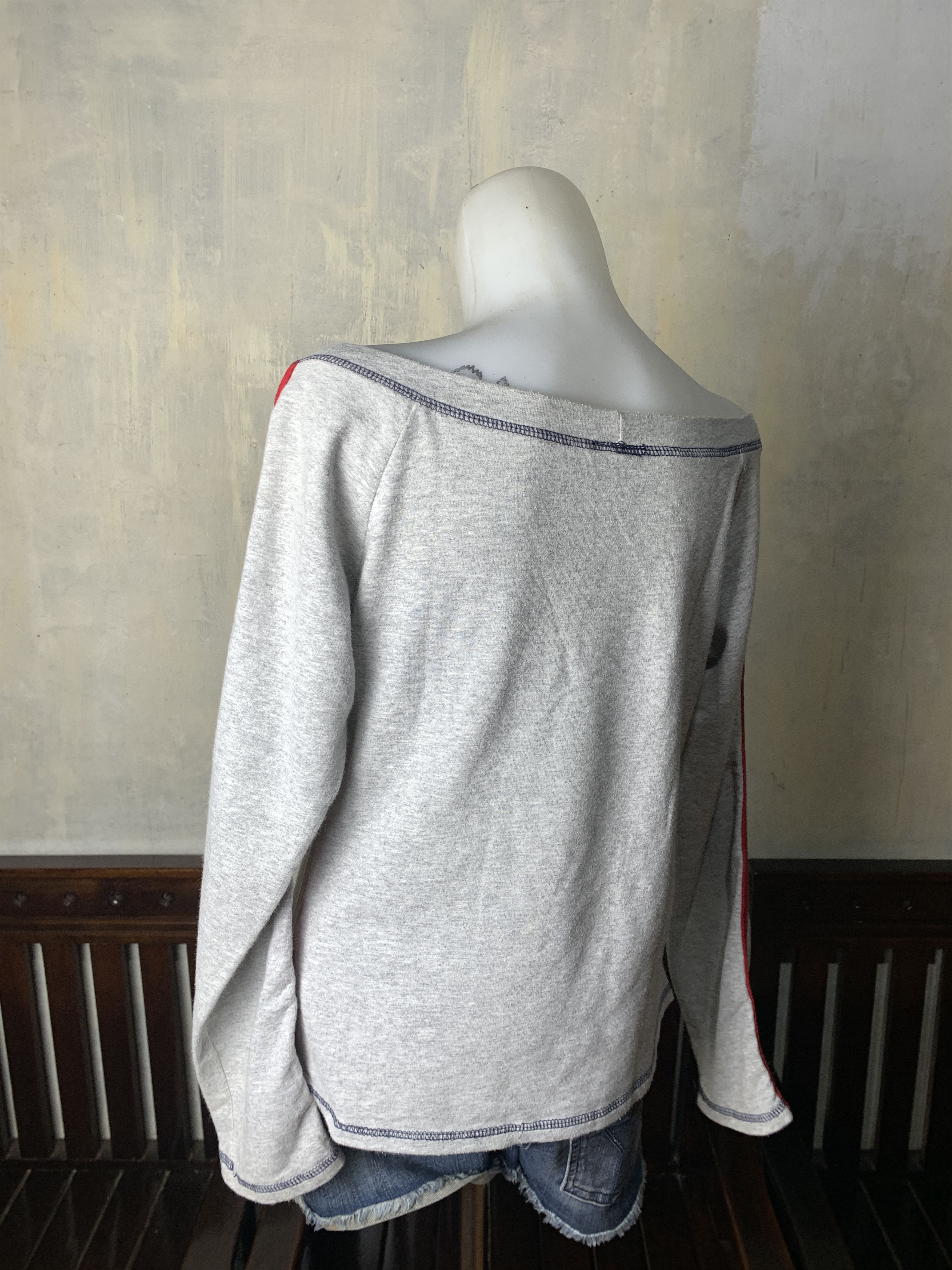 Japanese Brand YagiUSA Gray Quotes Graphic Off-shoulders Tee (M) Size M / US 6-8 / IT 42-44 - 3 Thumbnail