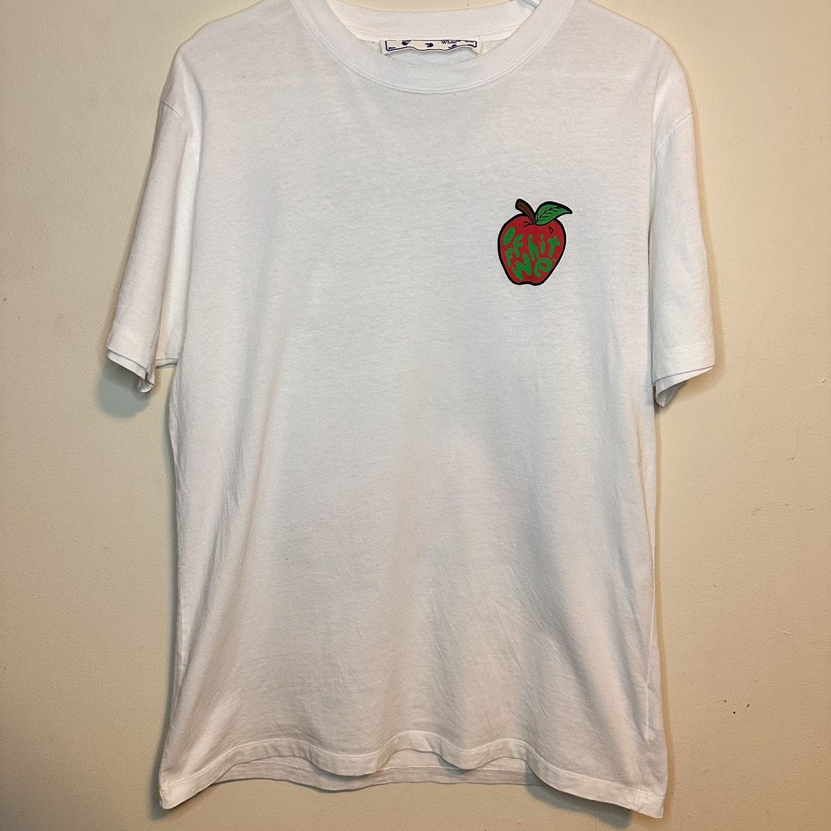 Off-White Off-White T Shirt Men’s Sz Med Old Apple Backhit Size US L / EU 52-54 / 3 - 3 Thumbnail