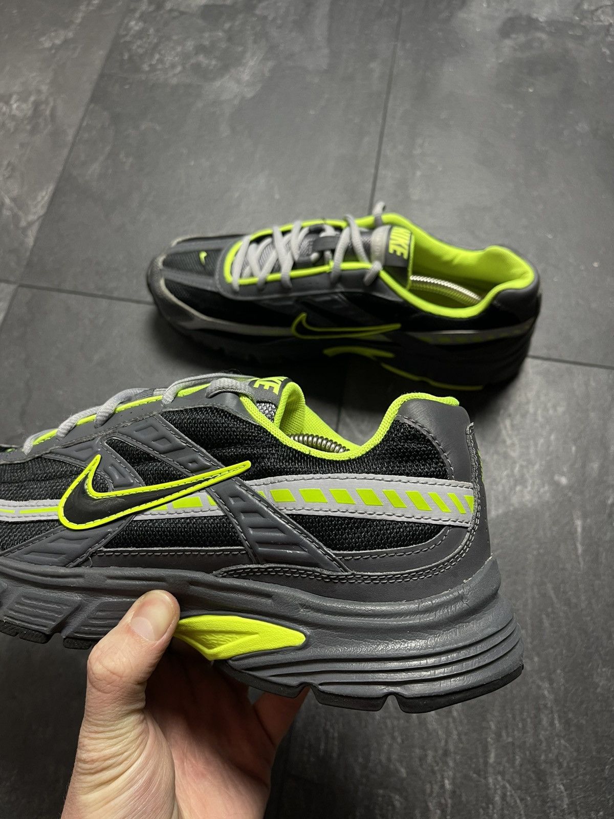Nike Nike Initiator Black Dark Grey Volt Neon Green Size US 8.5 / EU 41-42 - 9 Thumbnail