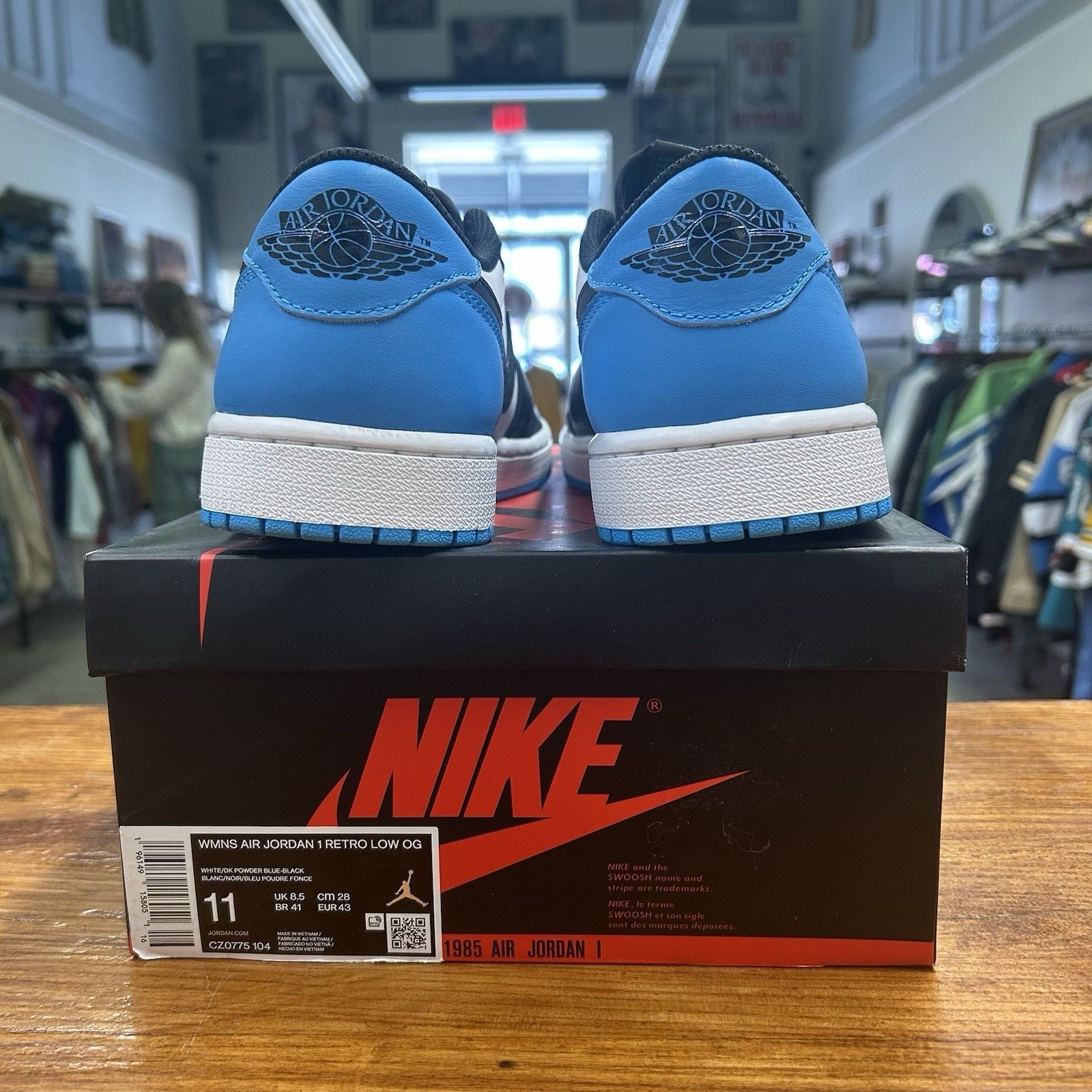 Jordan Brand Size 9.5 - Air Jordan 1 Retro OG Low UNC Size 11W Size US 9.5 / EU 42-43 - 6 Thumbnail