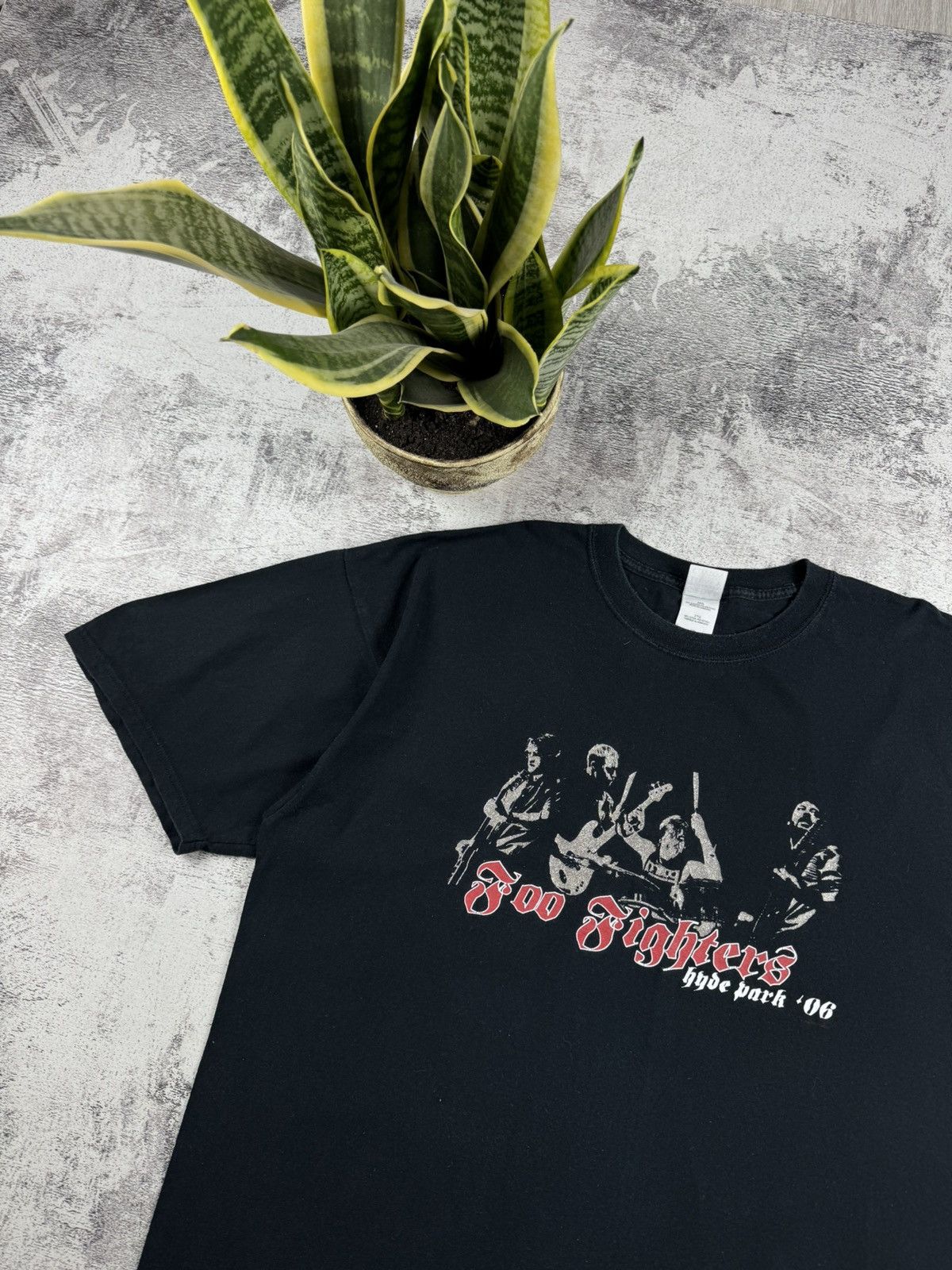 Band Tees FOO FIGHTERS 2006 Gildan Rock Rap Hip Hop Faded T Shirt Tee Size US XXL / EU 58 / 5 - 4 Thumbnail