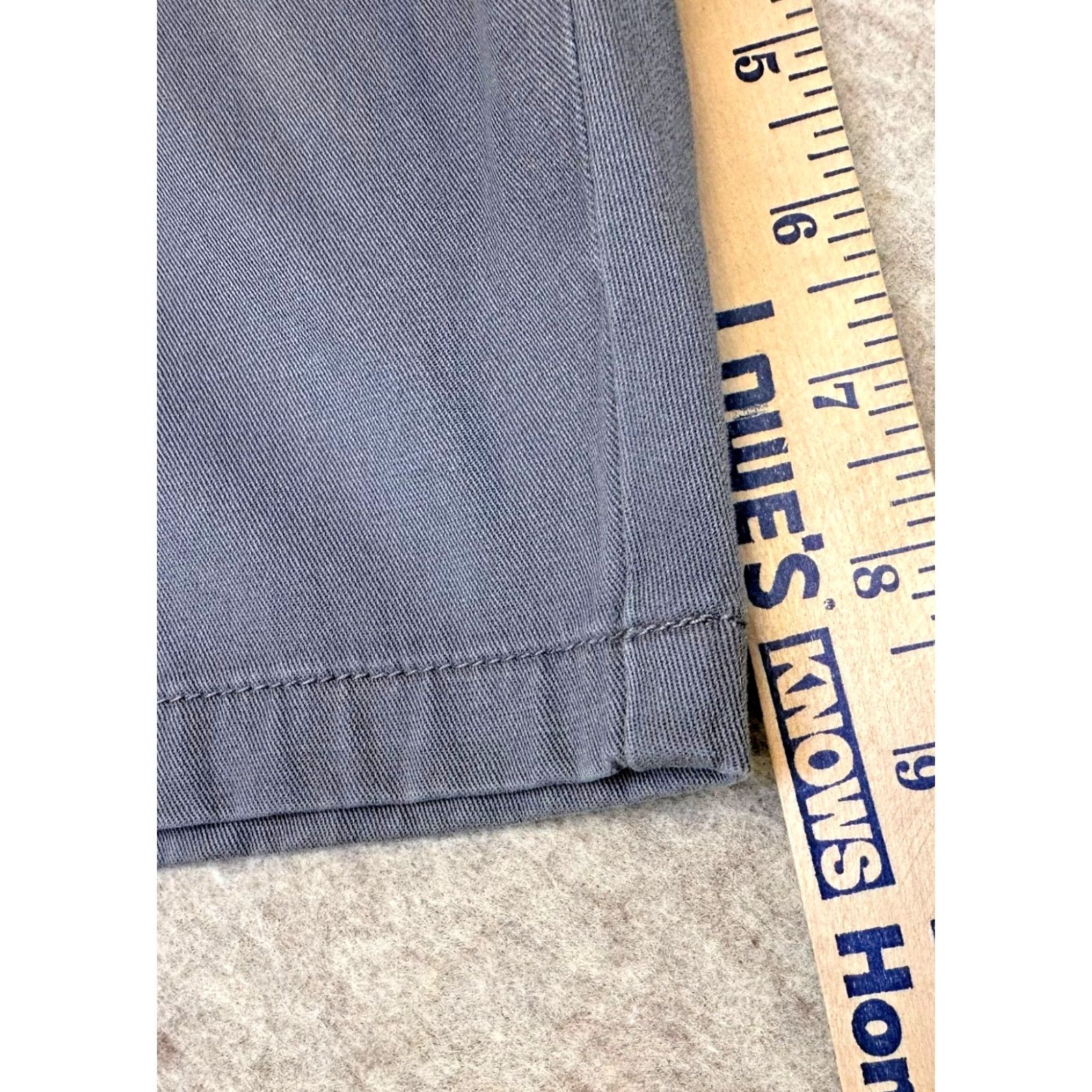 Quiksilver Quiksilver Gray Amphibian Shorts Mens 36 x 9 Flat Front Chino Board Surf Logo Pockets Easy Care 9 in Inseam Gray Mens Size US 36 / EU 52 - 4 Thumbnail