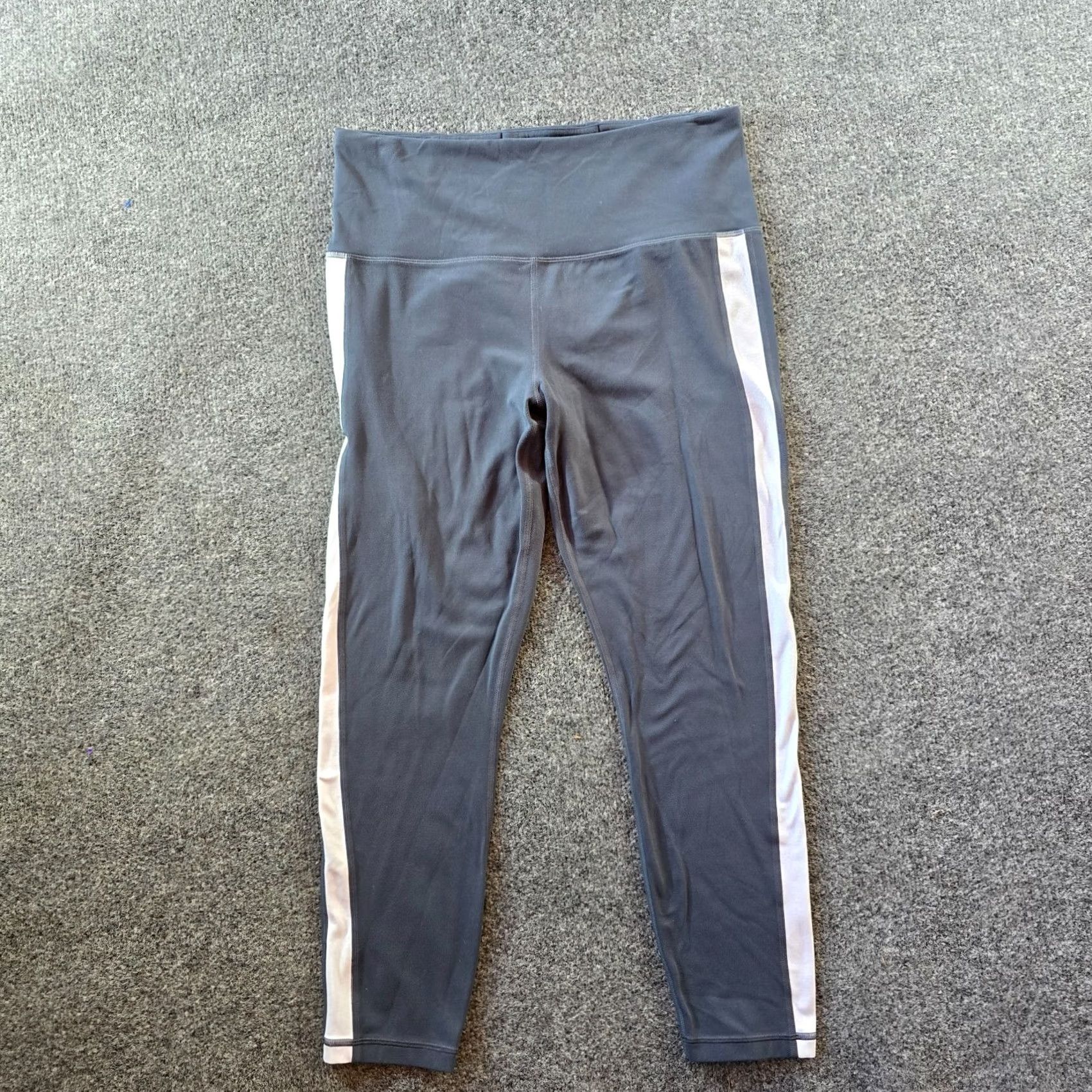 Athleta Athleta Pants Womens Large Gray Striped Elation 7/8 Cropped Stretch Athletic Pants Size 36" / US 14 / IT 50 - 2 Thumbnail