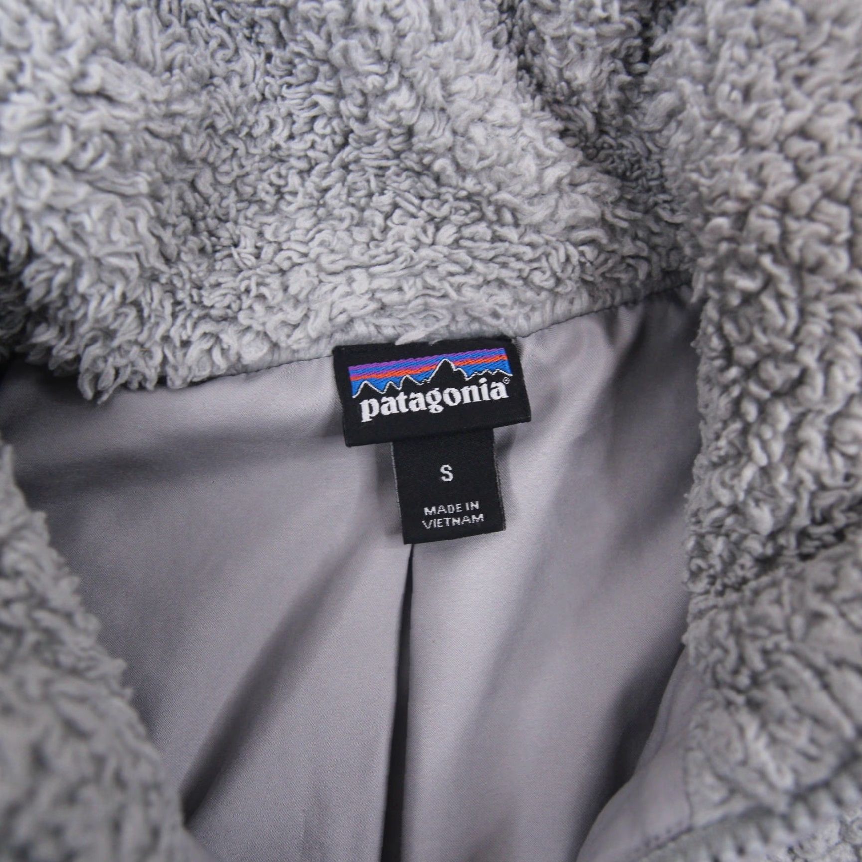 Patagonia Patagonia Women's Small Deep Pile Grey Jacket User: Patagonia Women's Small Deep Pile Grey Jacket Size S / US 4 / IT 40 - 4 Thumbnail