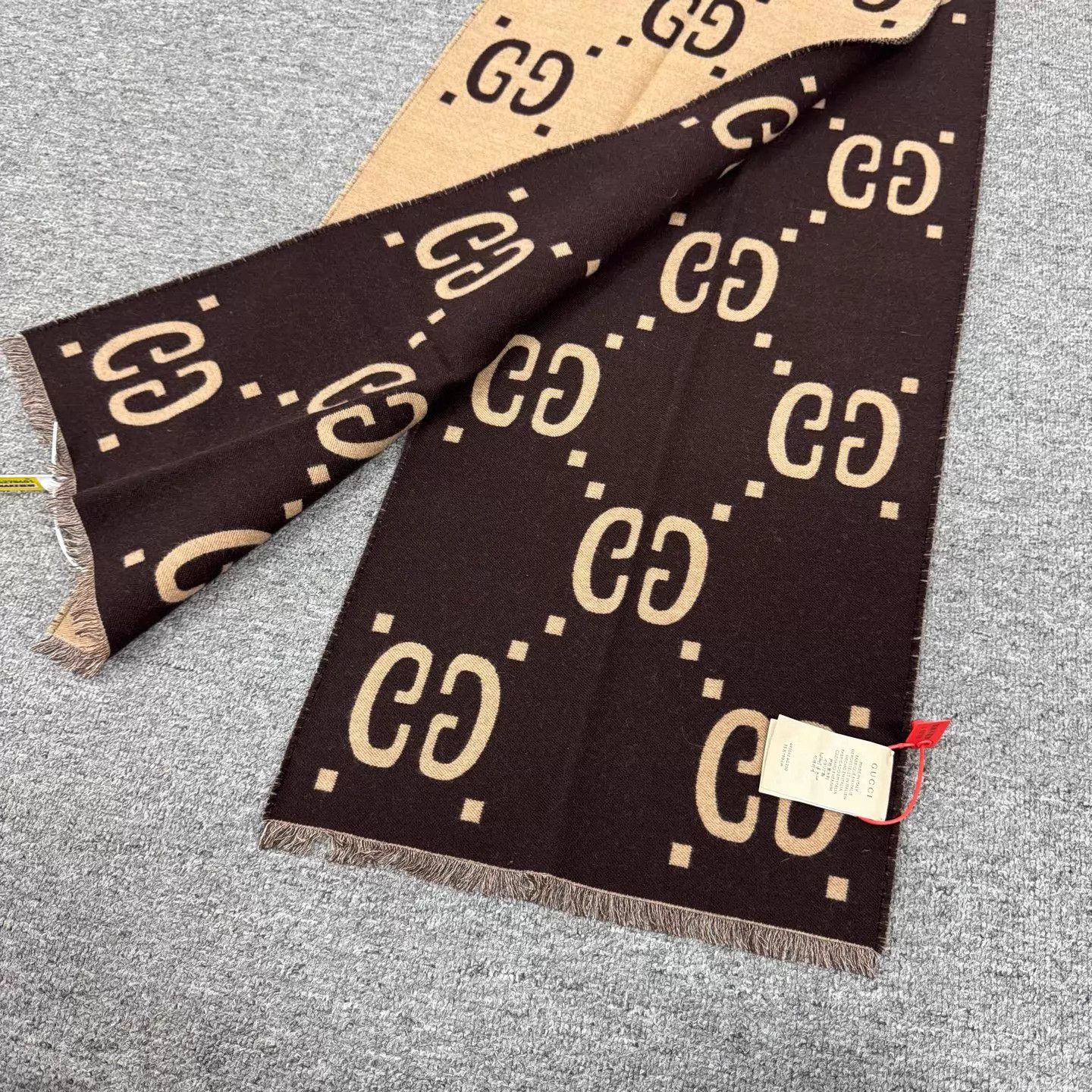 Gucci Gucci GG Allover Camel DoubleFaced Wool Scarf 99N Size ONE SIZE - 3 Thumbnail