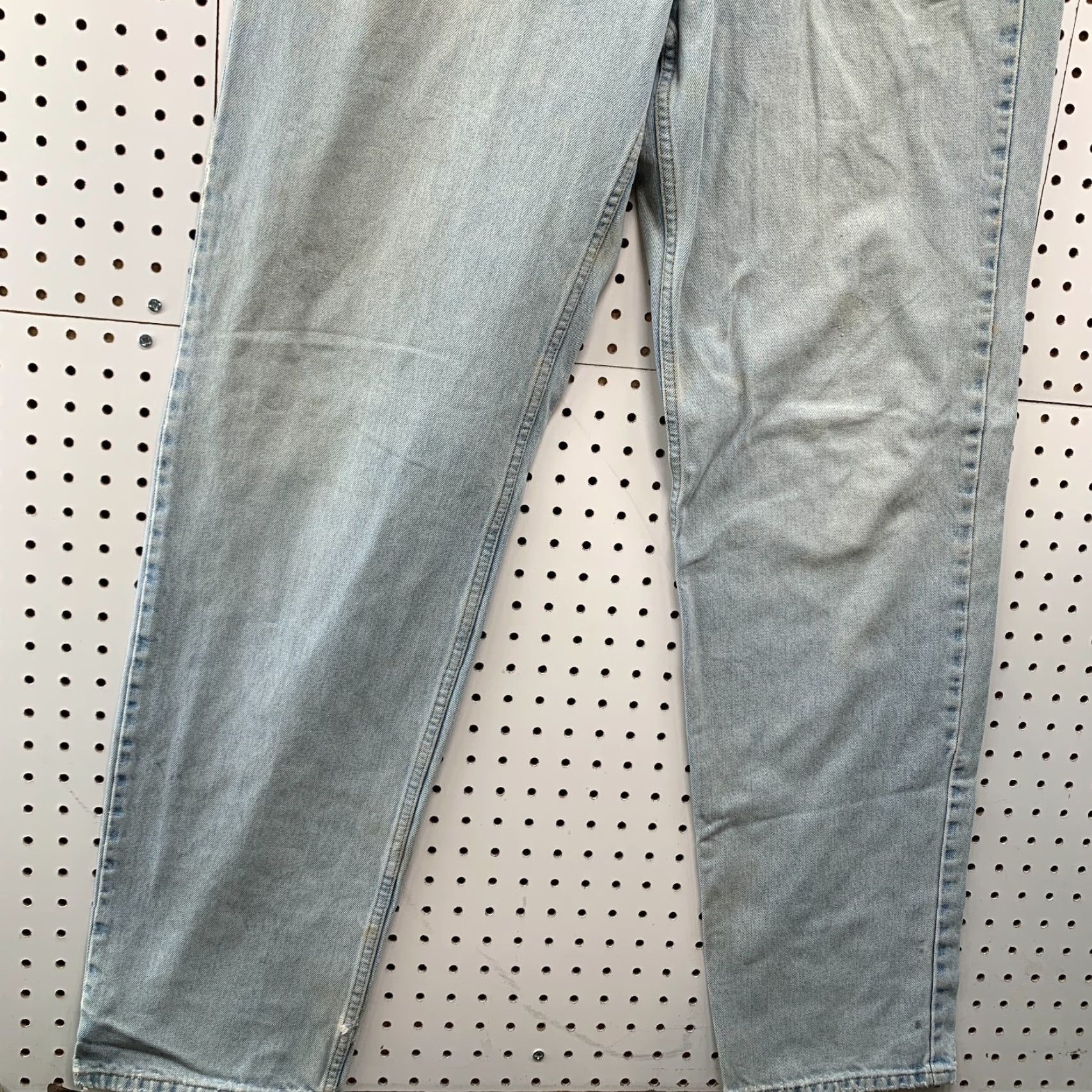 Levi's VINTAGE Levi's 550 Jeans Mens 36x35 Light Wash Distressed Denim 90s Straight Fit Mens Size US 36 / EU 52 - 5 Thumbnail