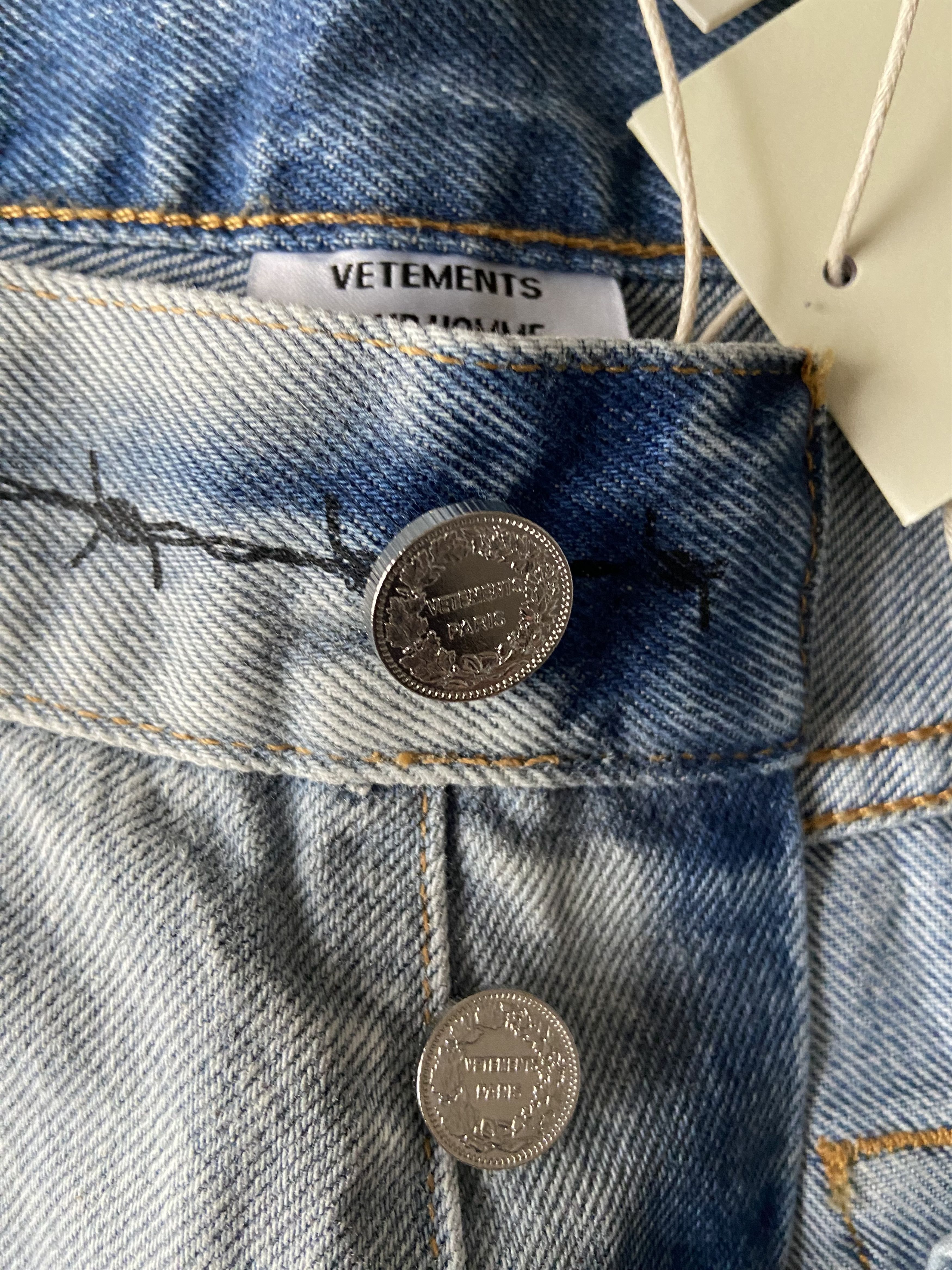 Vetements Vetements tattoo star light blue straight denim Size US 32 / EU 48 - 7 Thumbnail
