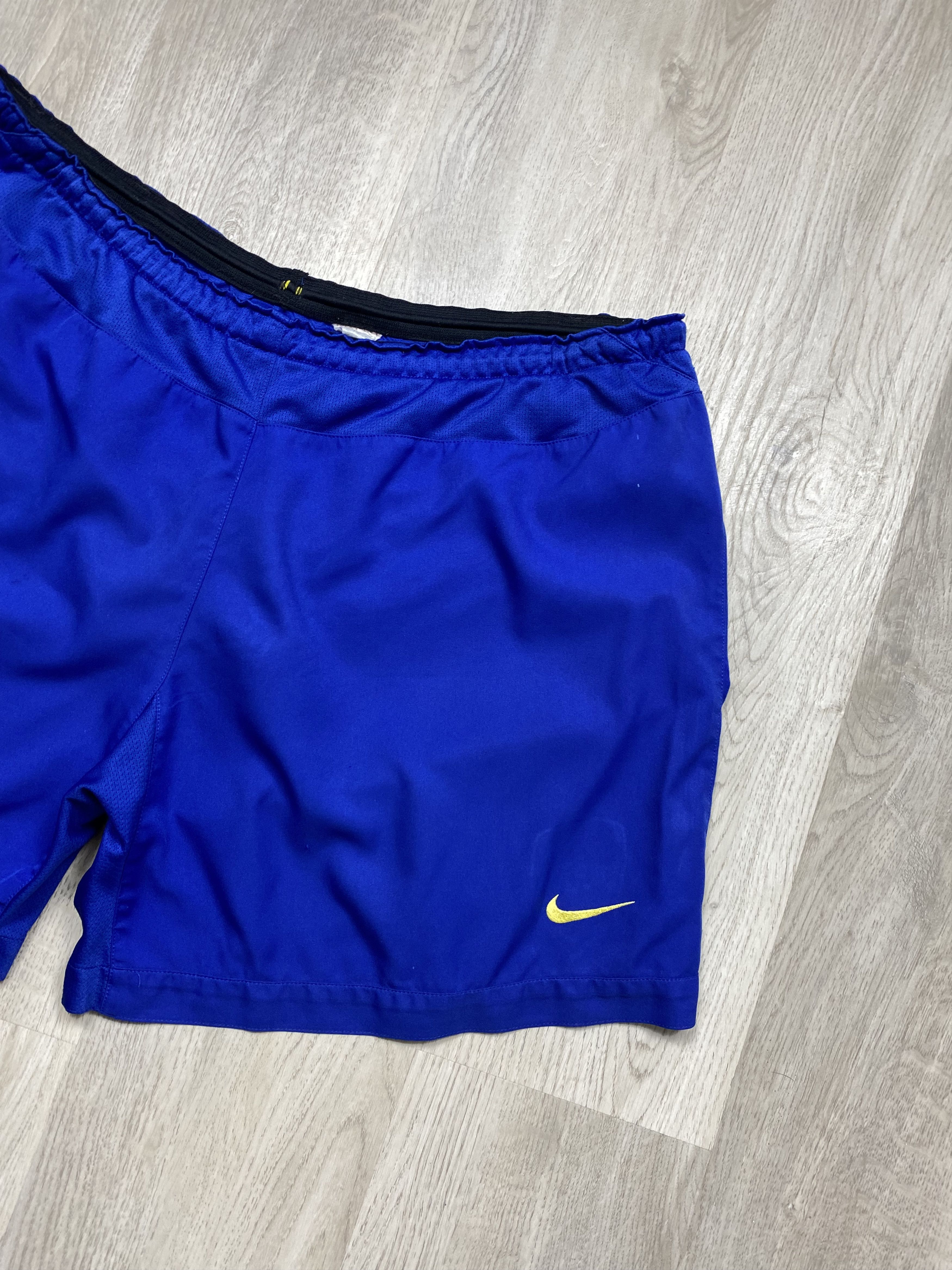 ARSNL Nike Arsenal Vintage Nylon Shorts Y2K Size US 36 / EU 52 - 2 Thumbnail
