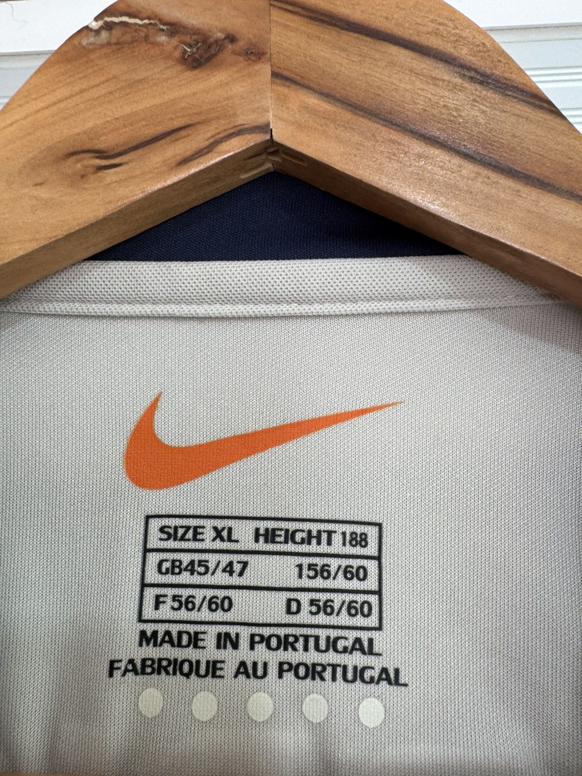 Nike Vintage Guardiola #4 Barcelona 1998-2001 Away Soccer Jersey Size US XL / EU 56 / 4 - 14 Thumbnail