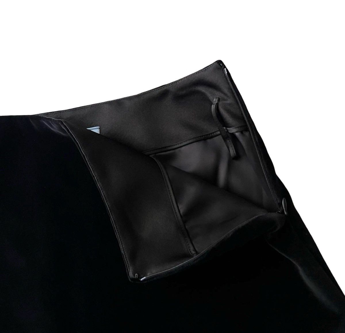 Prada Prada 2024 Velvet Mini Skirt with Triangle Logo Size 26" / US 2 / IT 38 - 10 Thumbnail