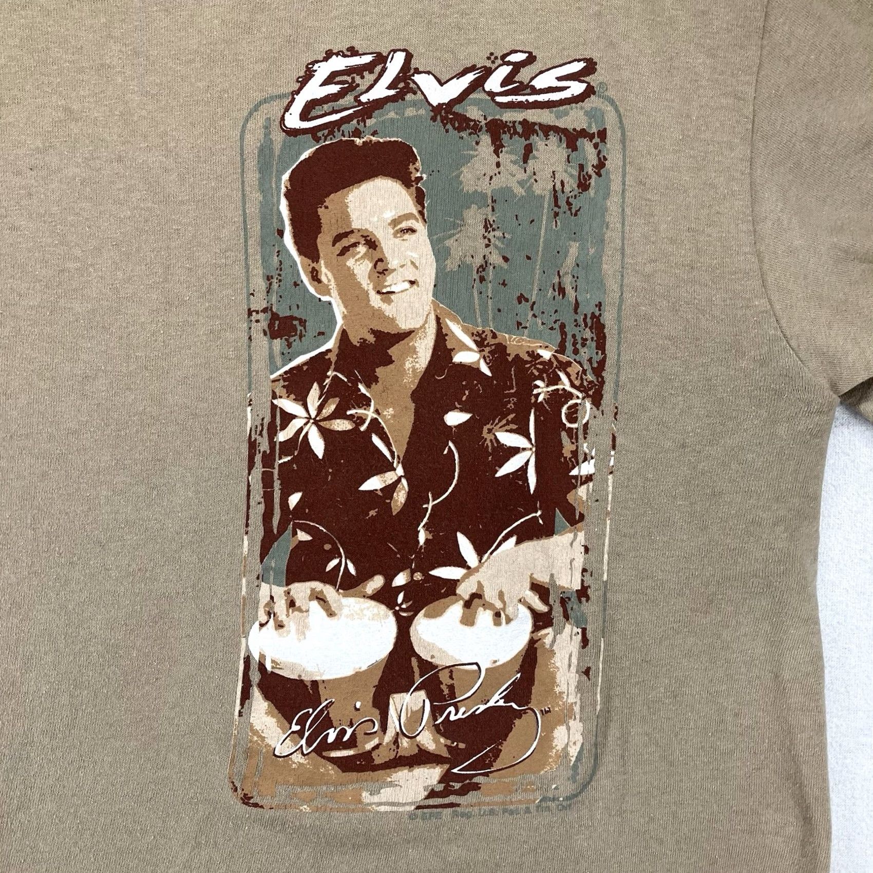 Vintage VINTAGE Elvis Presley Blue Hawaii T Shirt Mens Medium BOXY Fit Thick Cotton Logo Crew Neck Short Sleeve Beige 60s Hawaiian Retro The King Mens Size US M / EU 48-50 / 2 - 3 Thumbnail