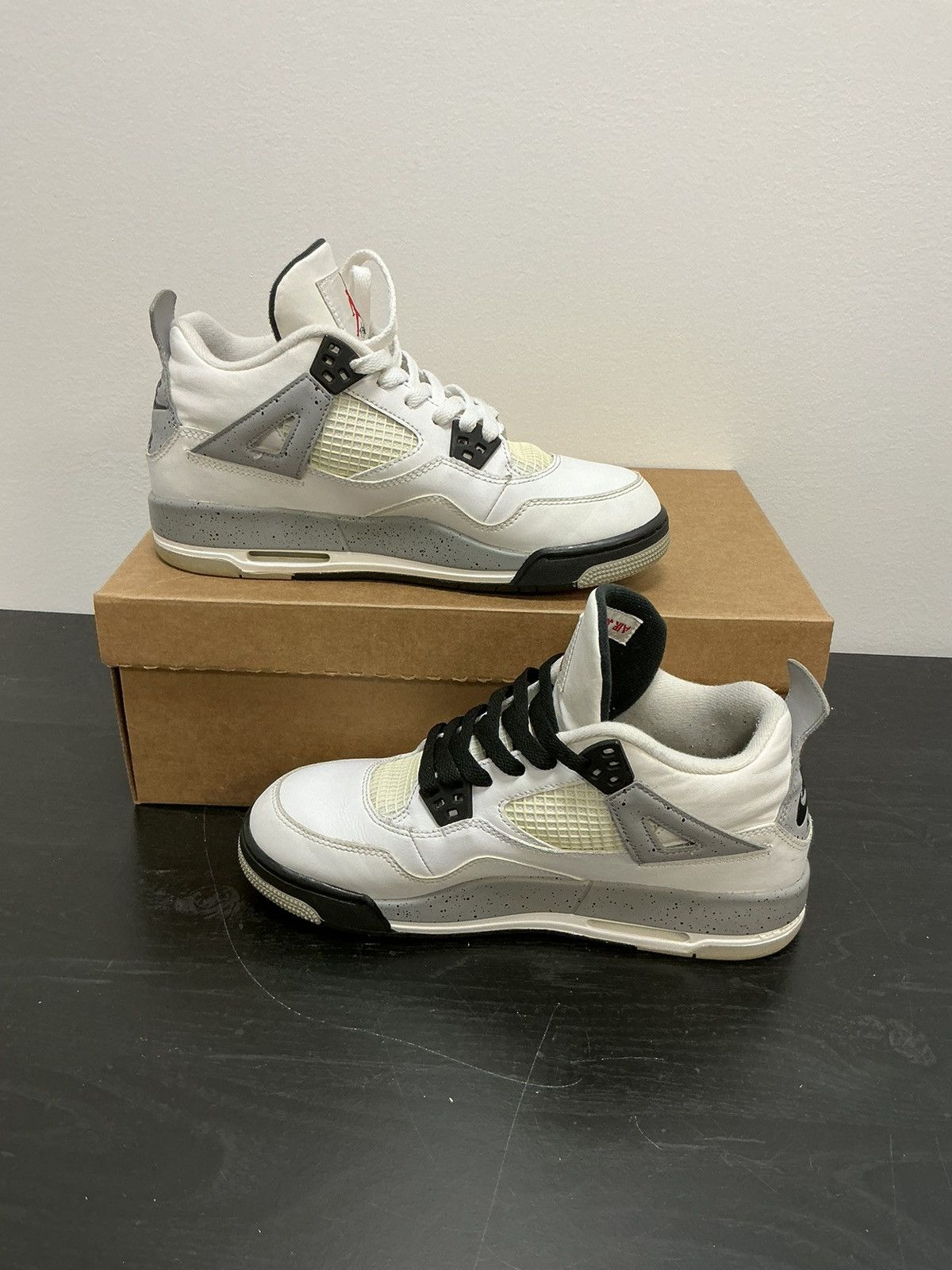 Jordan Brand Jordan 4 white cement 2016 (gs) Size US 6.5 / EU 39-40 - 2 Thumbnail