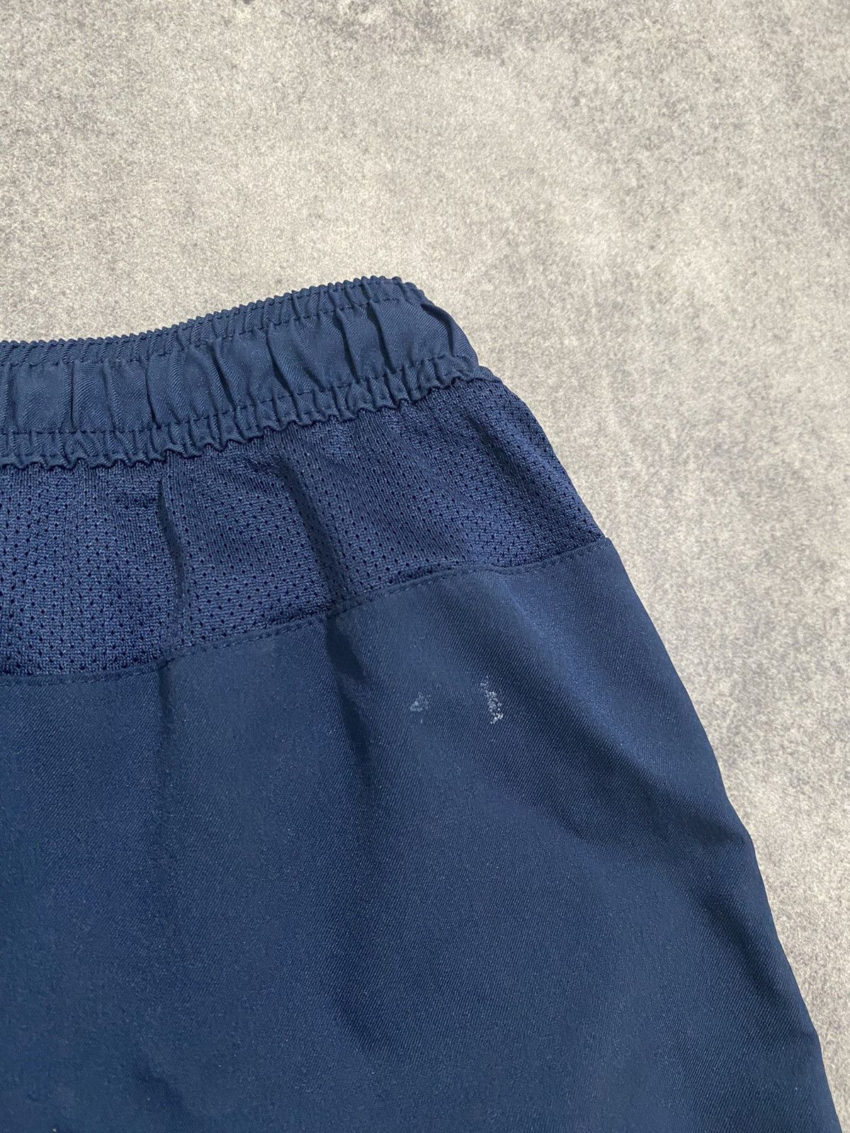 Nike × Vintage Vintage Nike Manchester United Dri-Fit Shorts Size US 32 / EU 48 - 8 Thumbnail