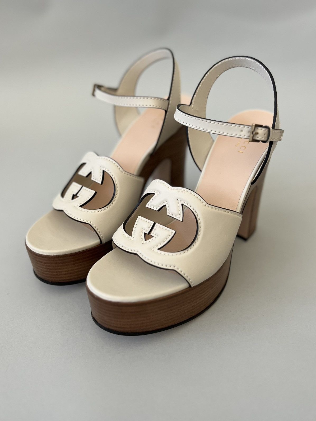 Gucci Interlocking G leather sandals in white Size US 11 / IT 41 - 3 Thumbnail