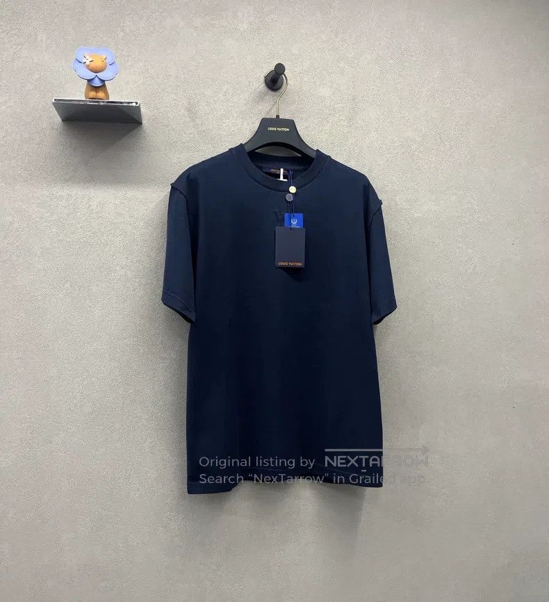 Louis Vuitton Louis Vuitton Solid Logo Crew Neck Short Sleeve Size US M / EU 48-50 / 2 - 3 Thumbnail